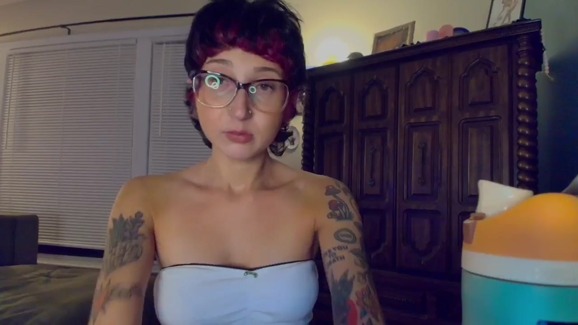 Gallery image thumbnail from Strawberrrri1's myfreecams stream on, 07/27/2025, 03:32 image 1 of 20