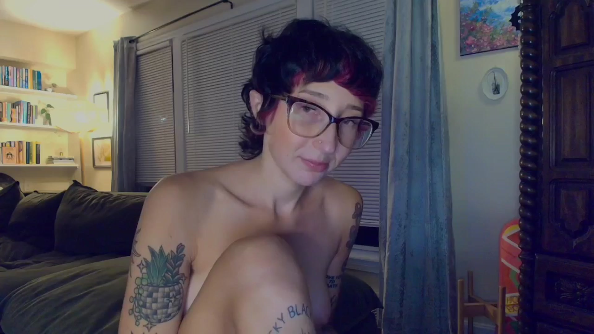 Gallery image thumbnail from Strawberrrri1's myfreecams stream on, 08/03/2025, 03:28 image 17 of 20