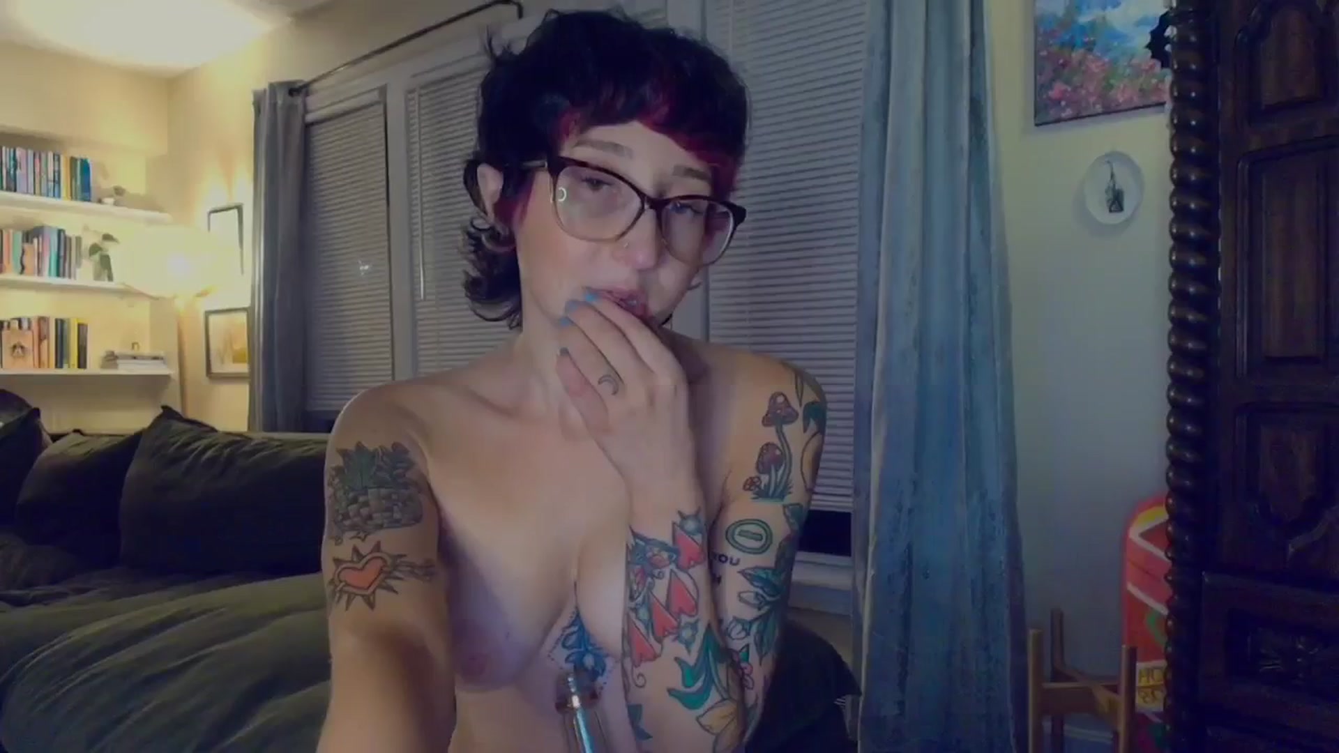 Gallery image thumbnail from Strawberrrri1's myfreecams stream on, 08/03/2025, 03:28 image 16 of 20
