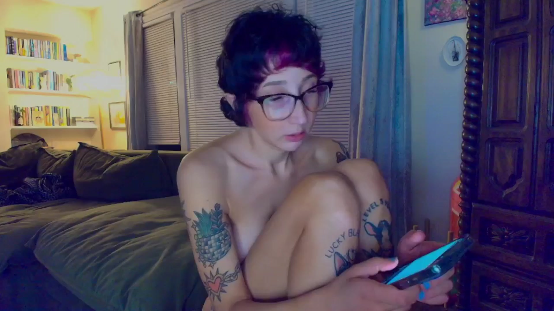Gallery image thumbnail from Strawberrrri1's myfreecams stream on, 08/17/2025, 02:50 image 17 of 20
