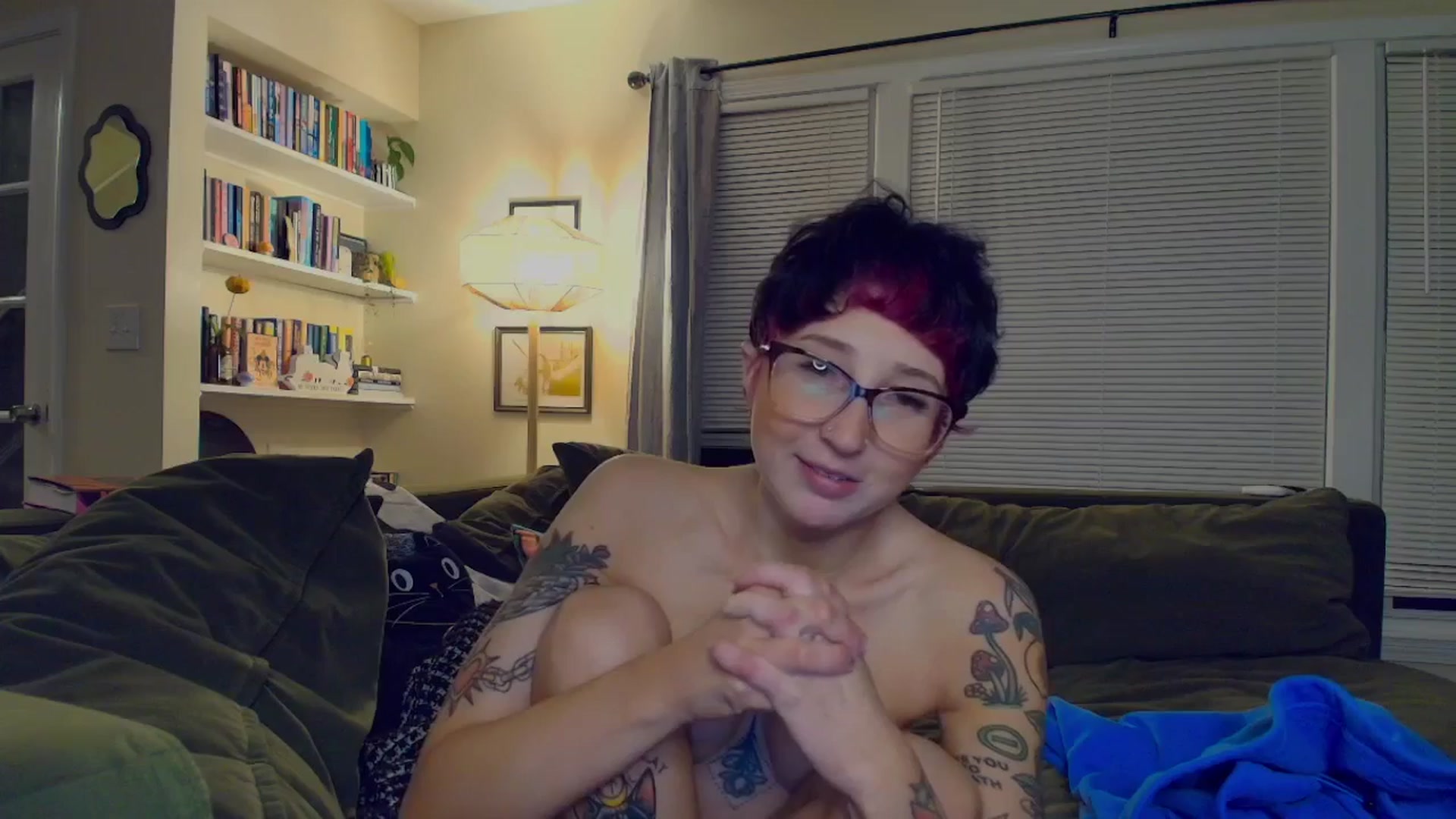 Gallery image thumbnail from Strawberrrri1's myfreecams stream on, 09/28/2025, 03:32 image 7 of 20