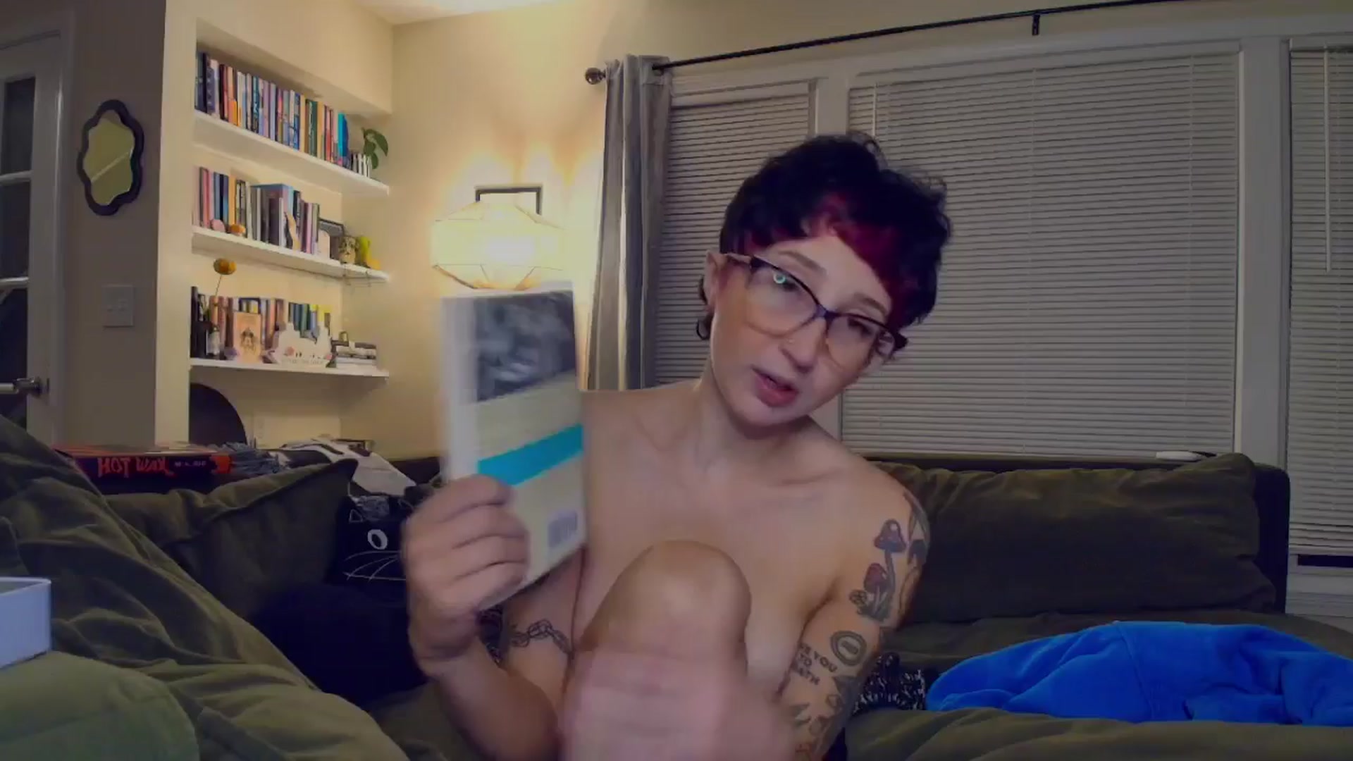 Gallery image thumbnail from Strawberrrri1's myfreecams stream on, 09/28/2025, 03:32 image 16 of 20