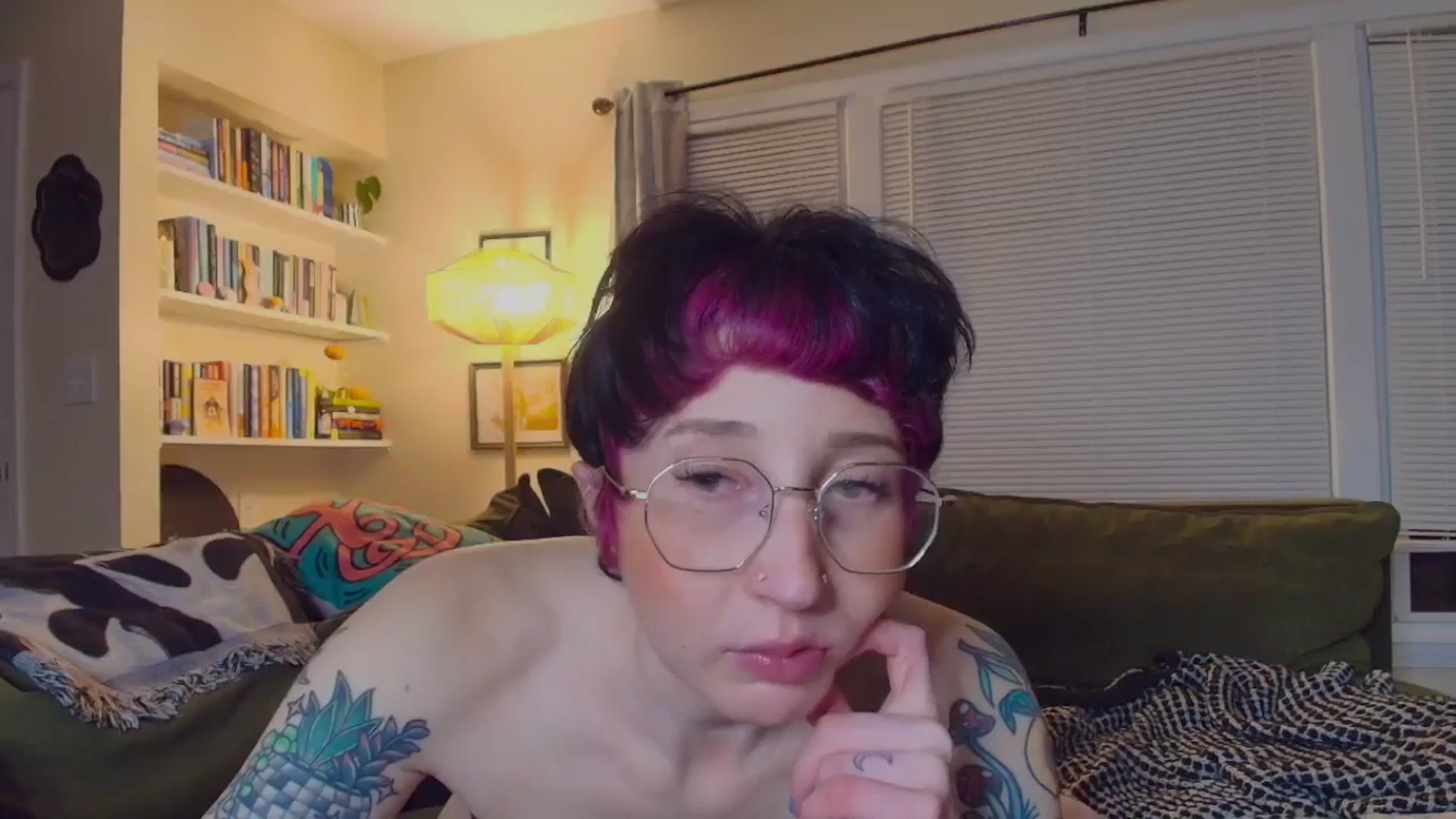 Gallery image thumbnail from Strawberrrri1's myfreecams stream on, 11/08/2025, 03:28 image 9 of 20
