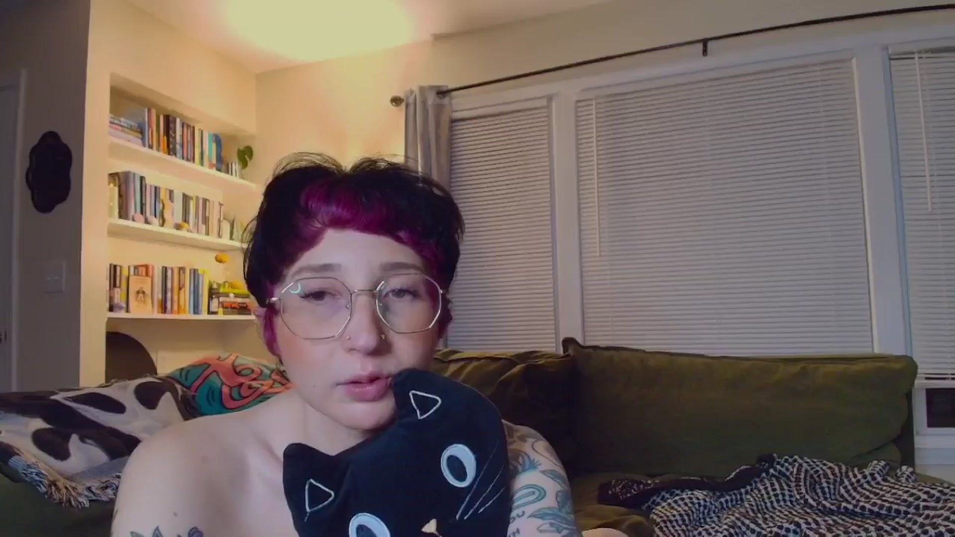 Gallery image thumbnail from Strawberrrri1's myfreecams stream on, 11/08/2025, 03:28 image 13 of 20