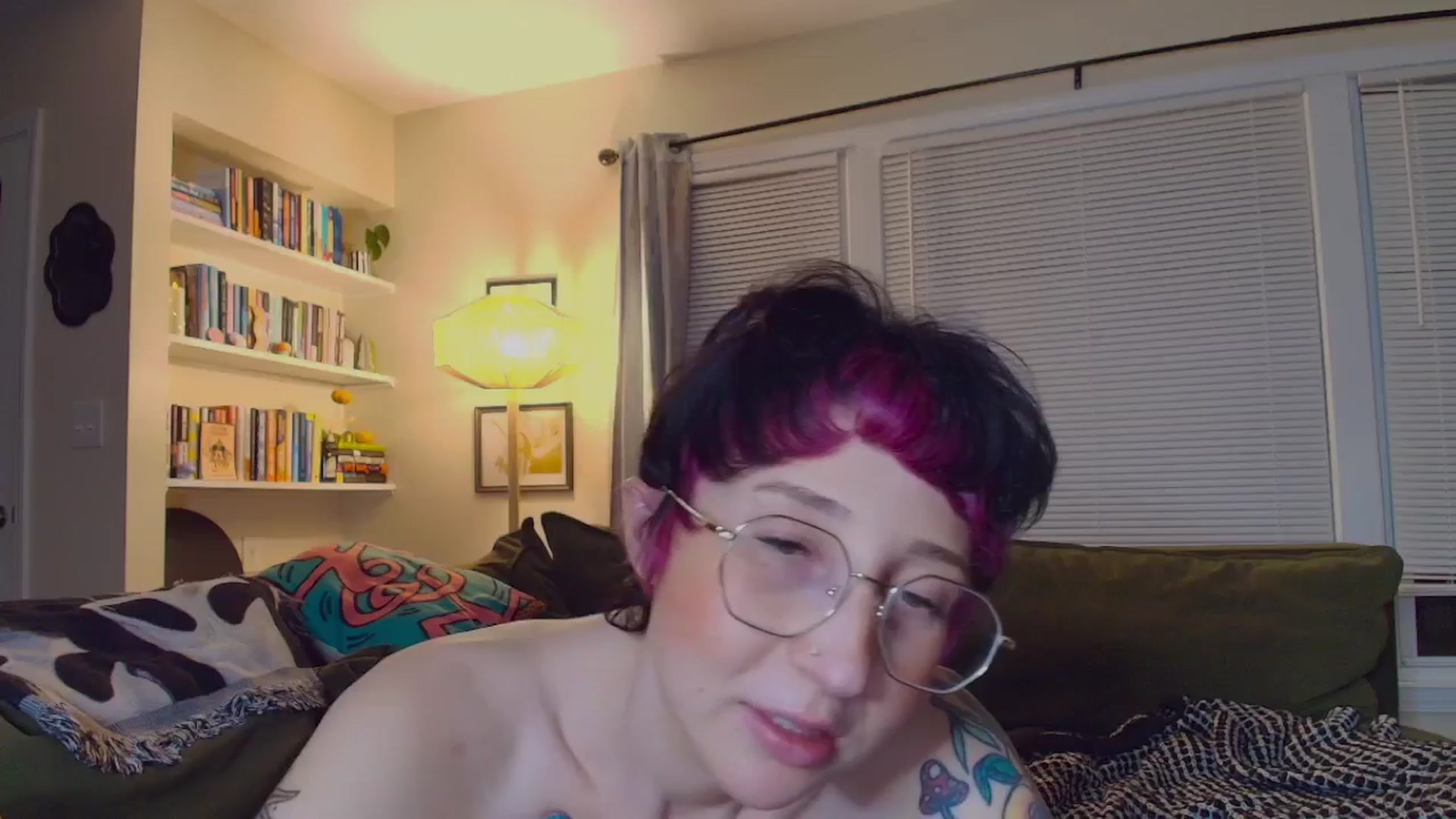 Gallery image thumbnail from Strawberrrri1's myfreecams stream on, 11/08/2025, 03:28 image 11 of 20
