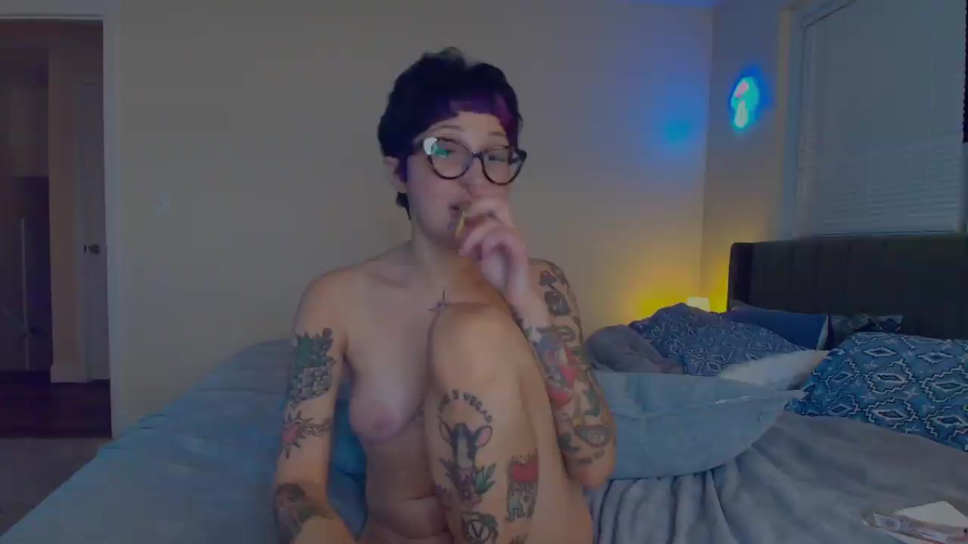 Gallery image thumbnail from Strawberrrri1's myfreecams stream on, 06/14/2026, 03:28 image 19 of 20