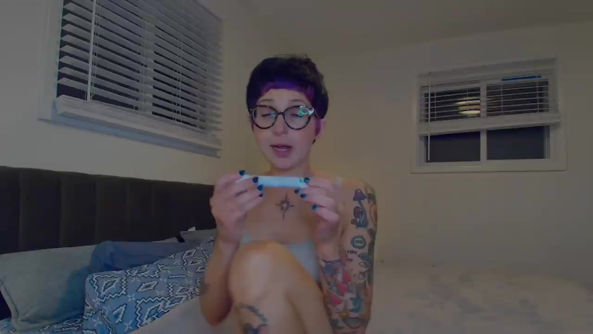 Gallery image thumbnail from Strawberrrri1's myfreecams stream on, 08/22/2026, 02:39 image 2 of 20