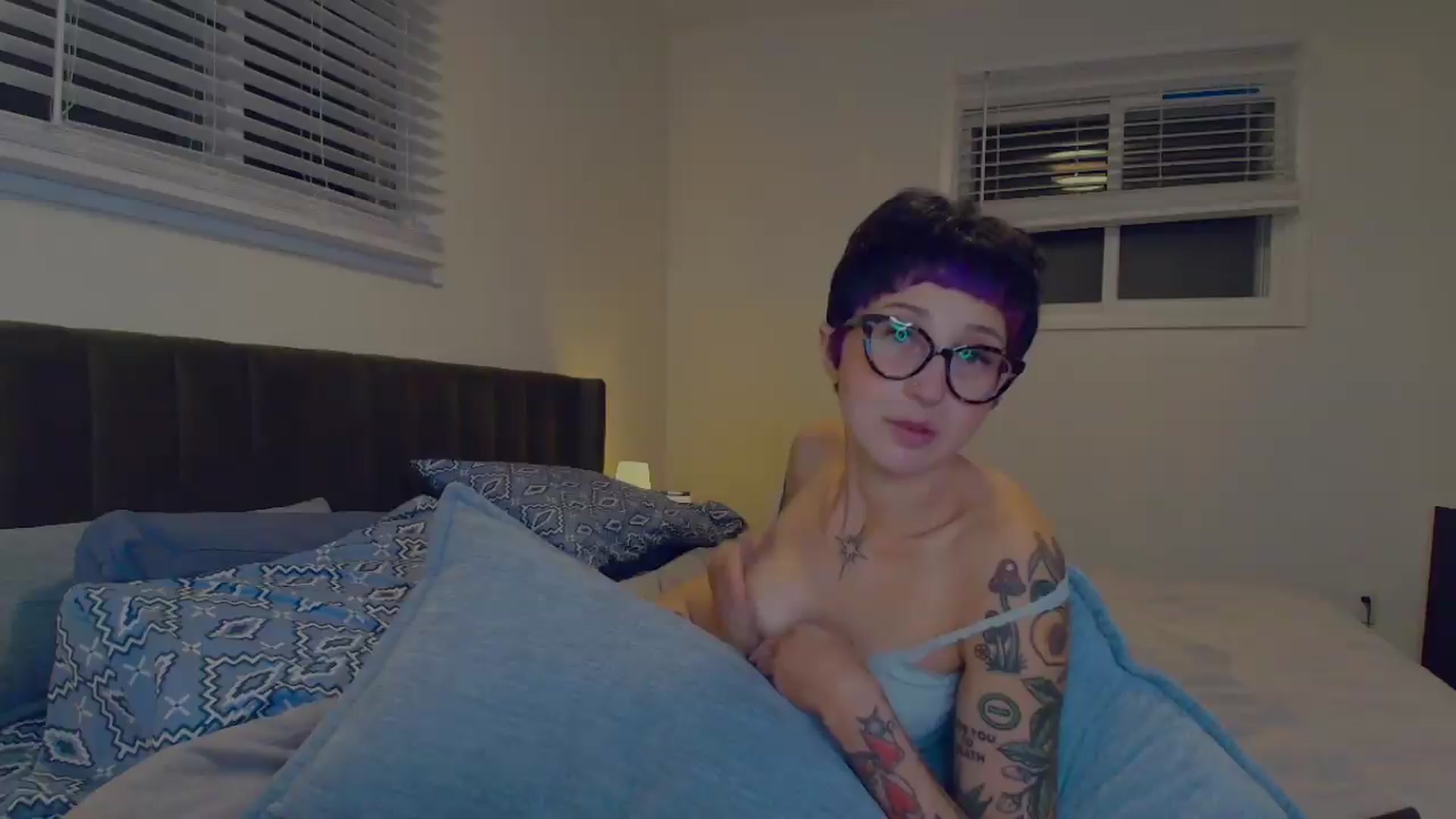 Gallery image thumbnail from Strawberrrri1's myfreecams stream on, 08/22/2026, 02:39 image 7 of 20