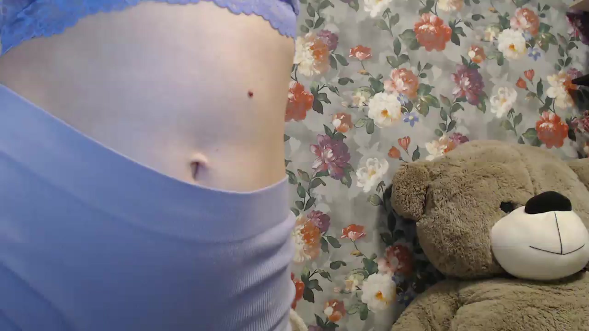 Gallery image thumbnail from StrawberryDonut's myfreecams stream on, 09/21/2026, 20:58 image 18 of 20