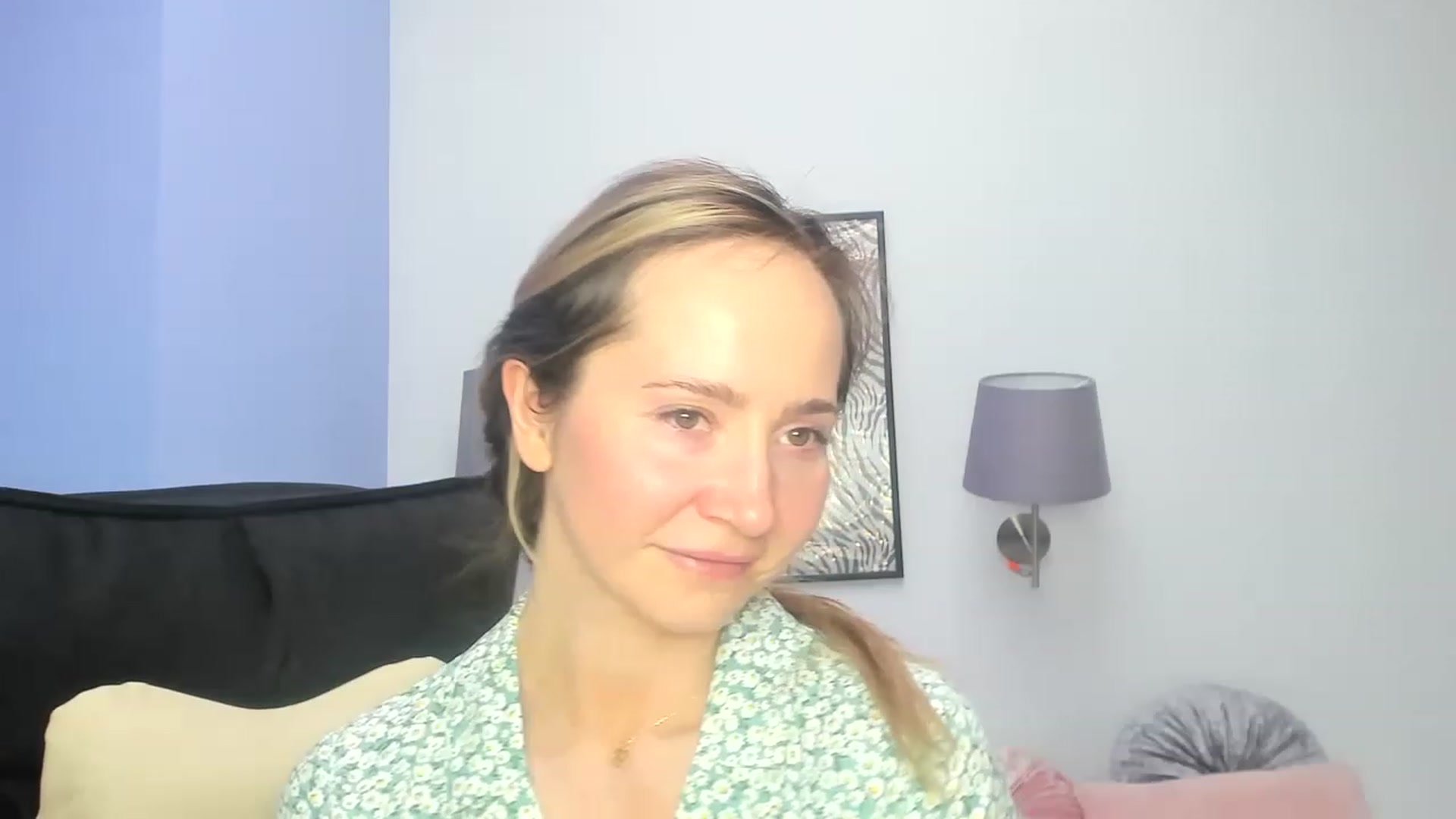 Gallery image thumbnail from Strawberrys2's myfreecams stream on, 04/09/2023, 16:32 image 7 of 20