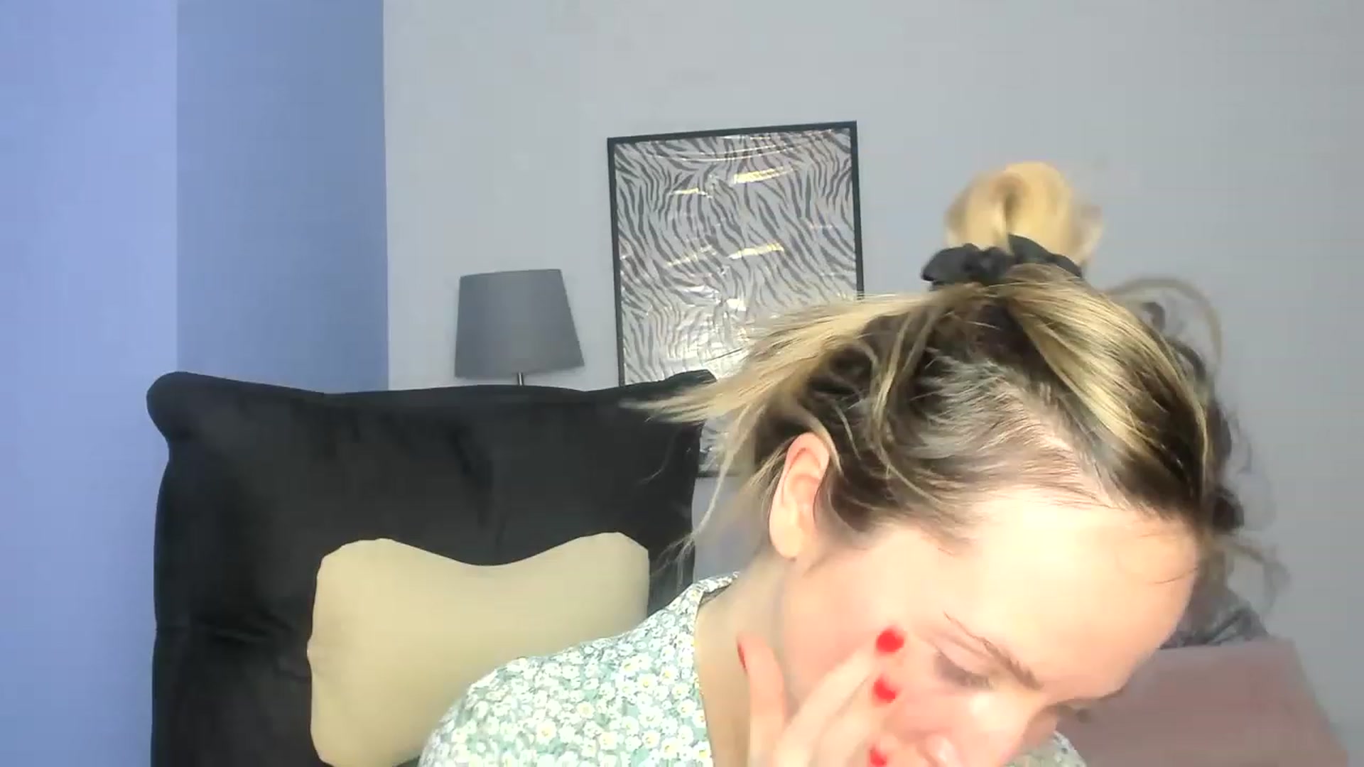 Gallery image thumbnail from Strawberrys2's myfreecams stream on, 04/09/2023, 17:24 image 5 of 20