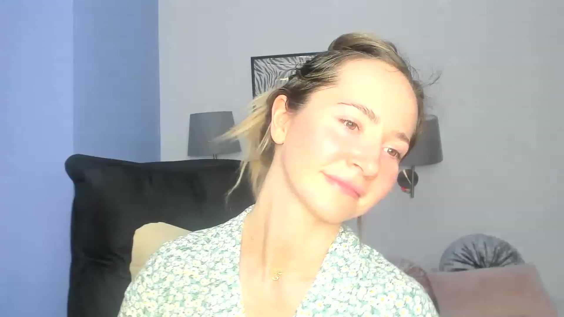 Gallery image thumbnail from Strawberrys2's myfreecams stream on, 04/09/2023, 17:24 image 4 of 20