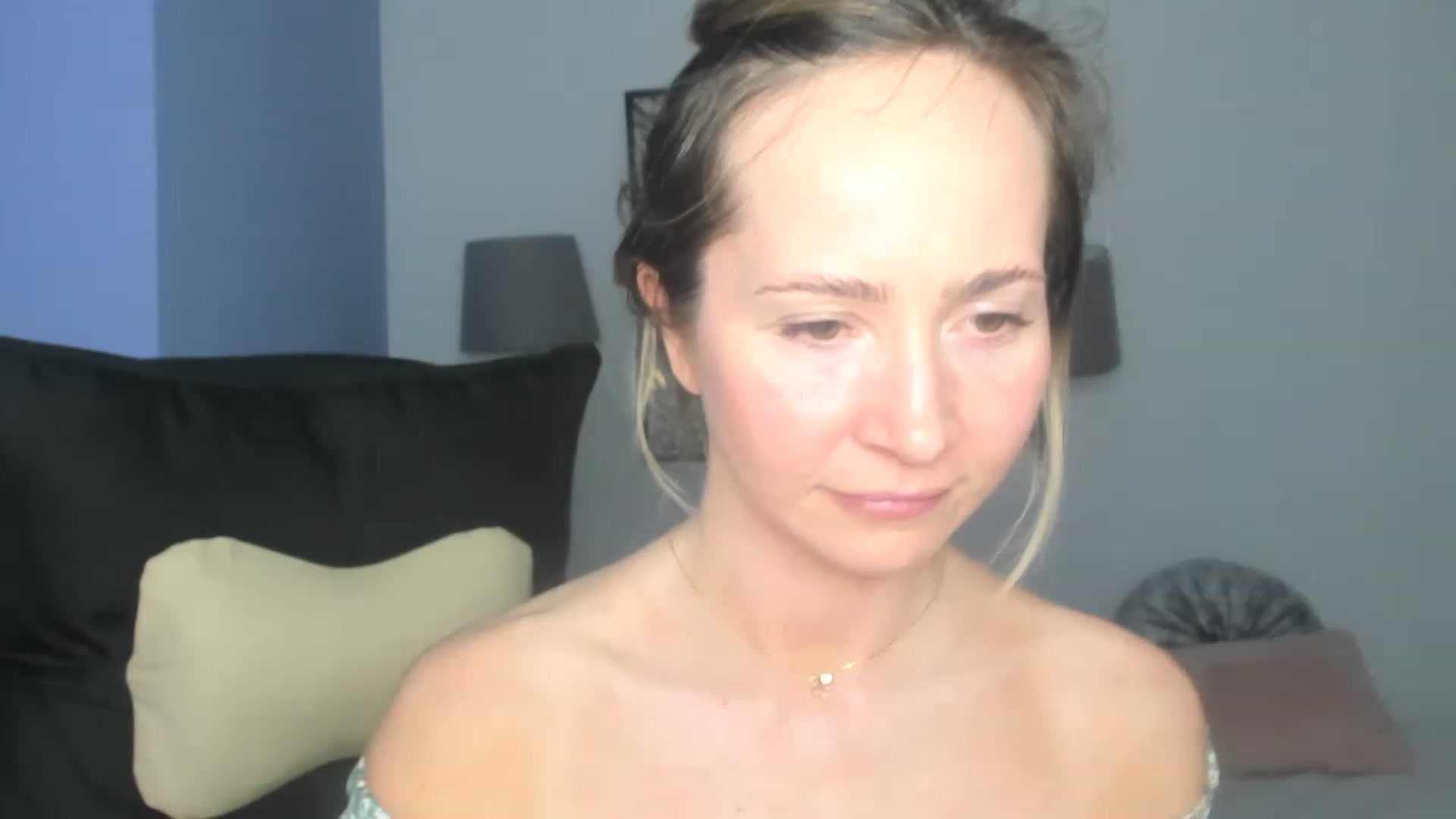 Gallery image thumbnail from Strawberrys2's myfreecams stream on, 04/09/2023, 18:46 image 1 of 20