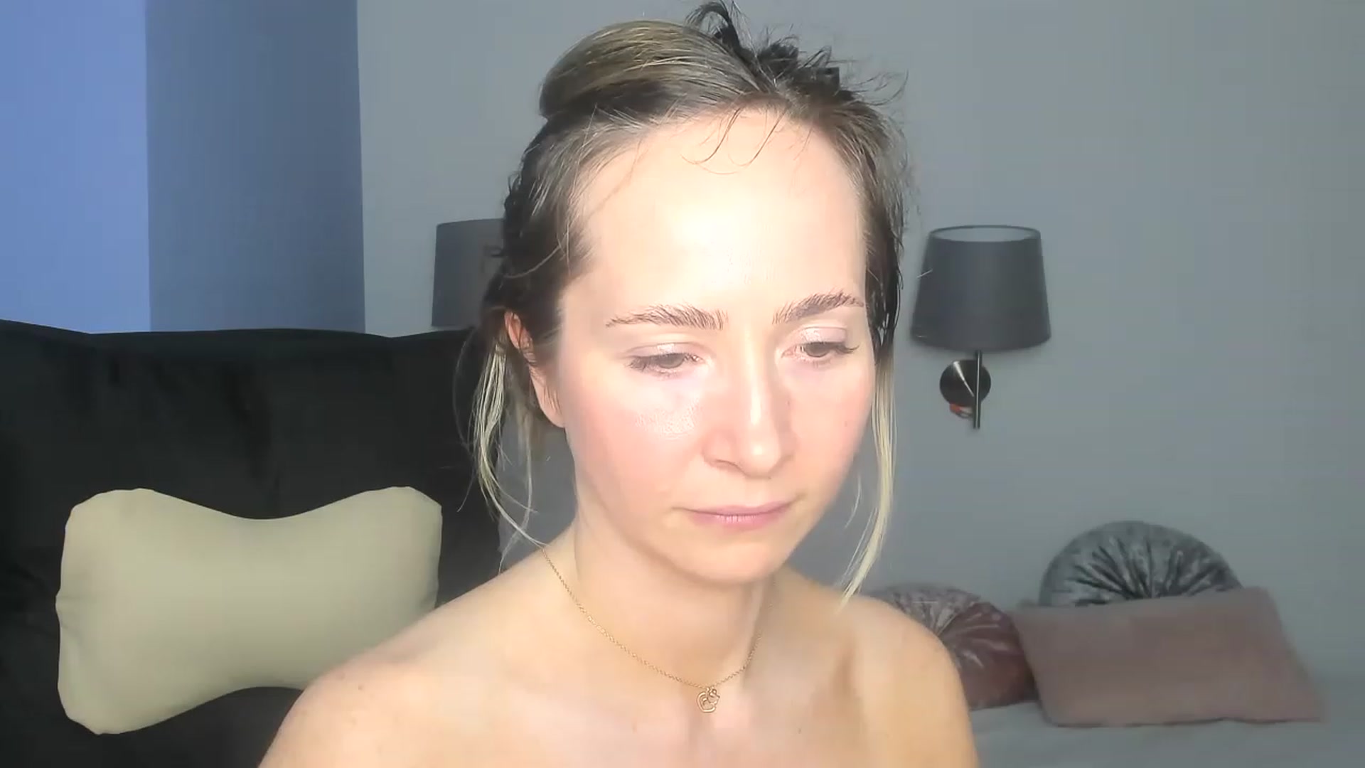 Gallery image thumbnail from Strawberrys2's myfreecams stream on, 04/09/2023, 18:46 image 3 of 20