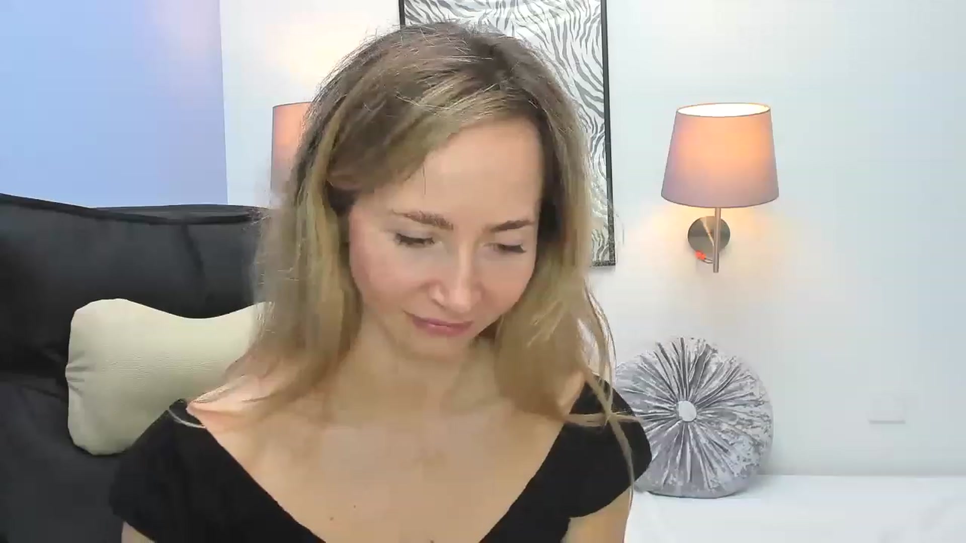 Gallery image thumbnail from Strawberrys2's myfreecams stream on, 04/10/2023, 12:48 image 3 of 20