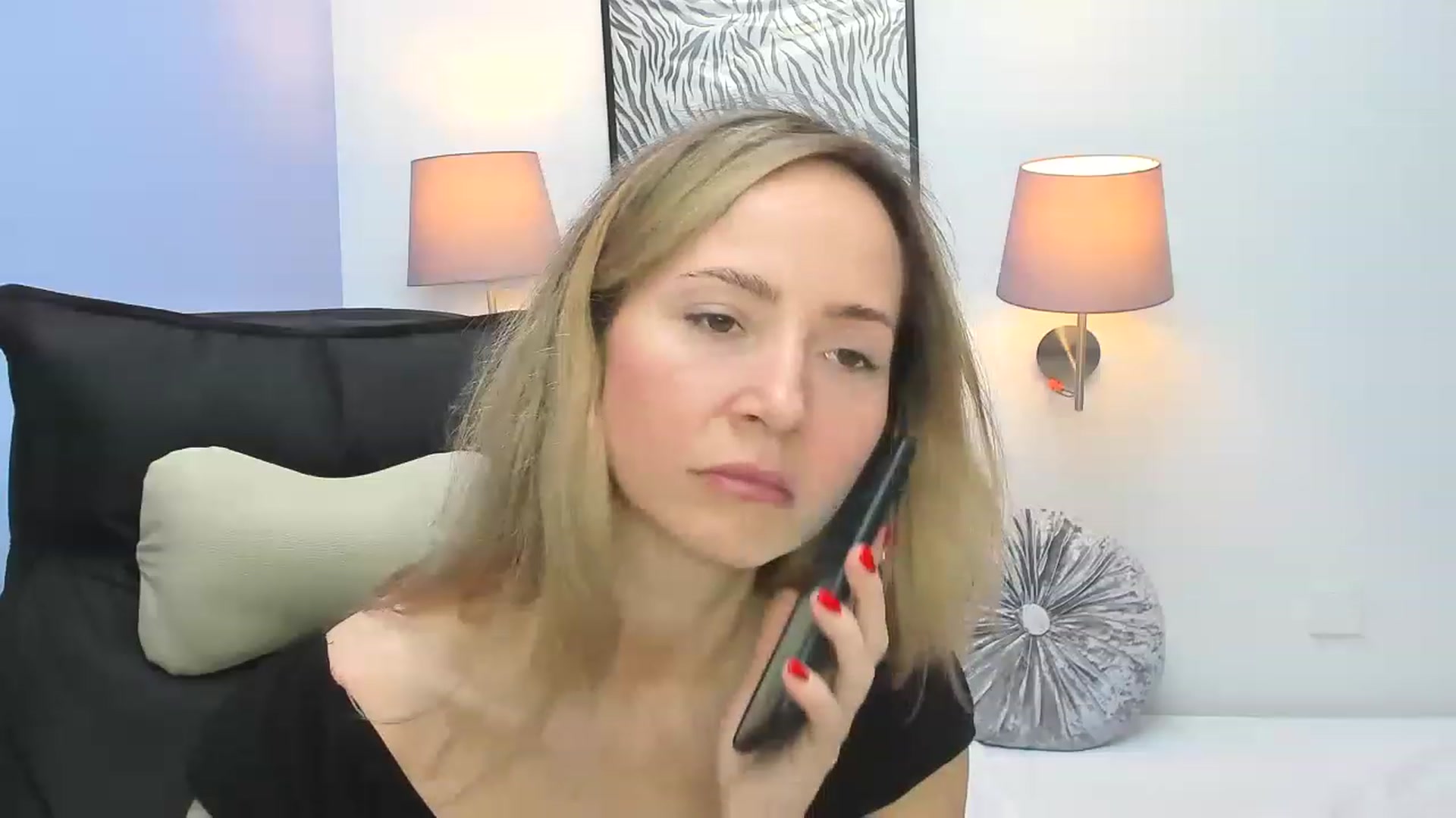 Gallery image thumbnail from Strawberrys2's myfreecams stream on, 04/10/2023, 12:48 image 11 of 20