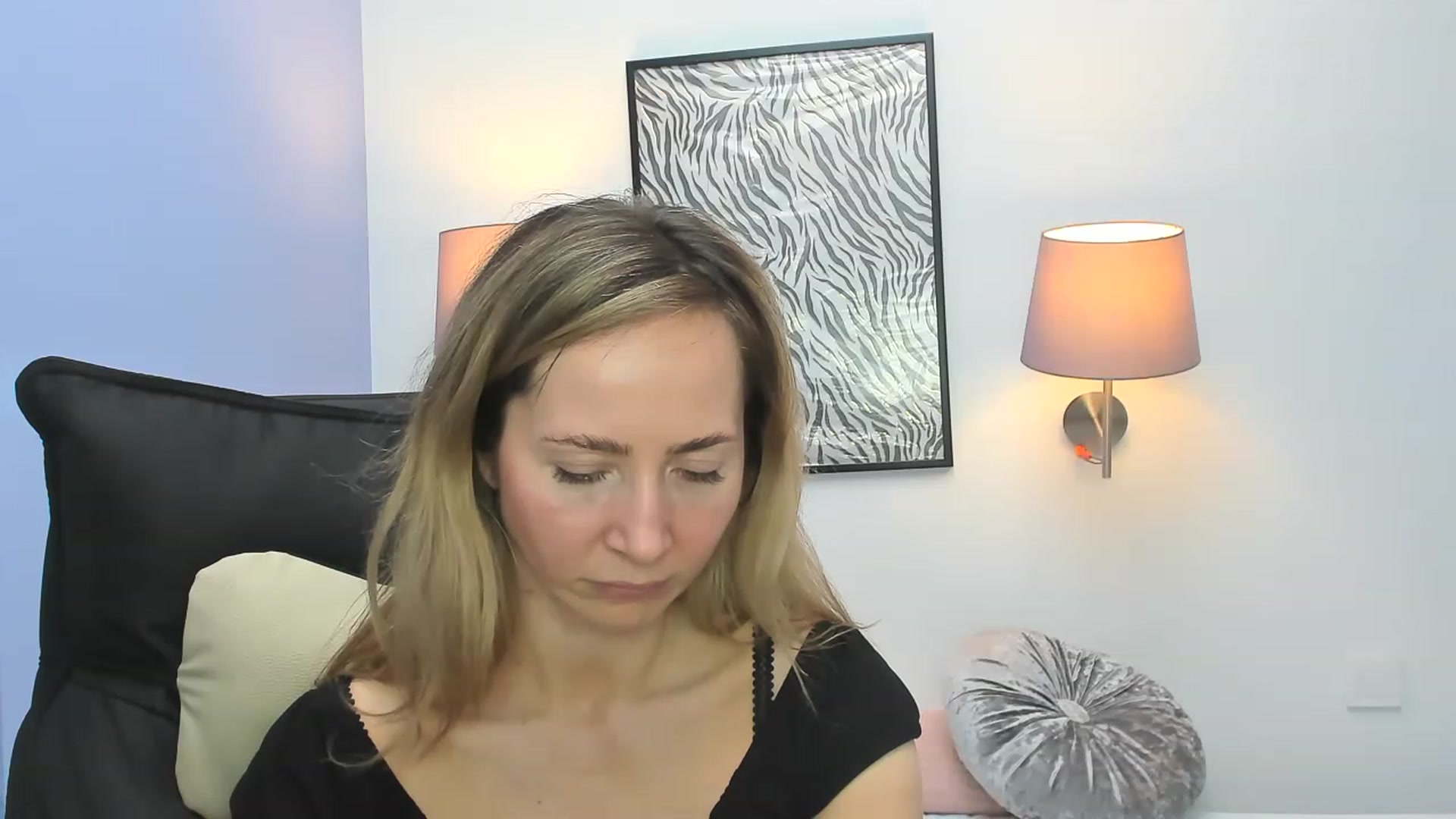 Gallery image thumbnail from Strawberrys2's myfreecams stream on, 04/10/2023, 15:28 image 8 of 20