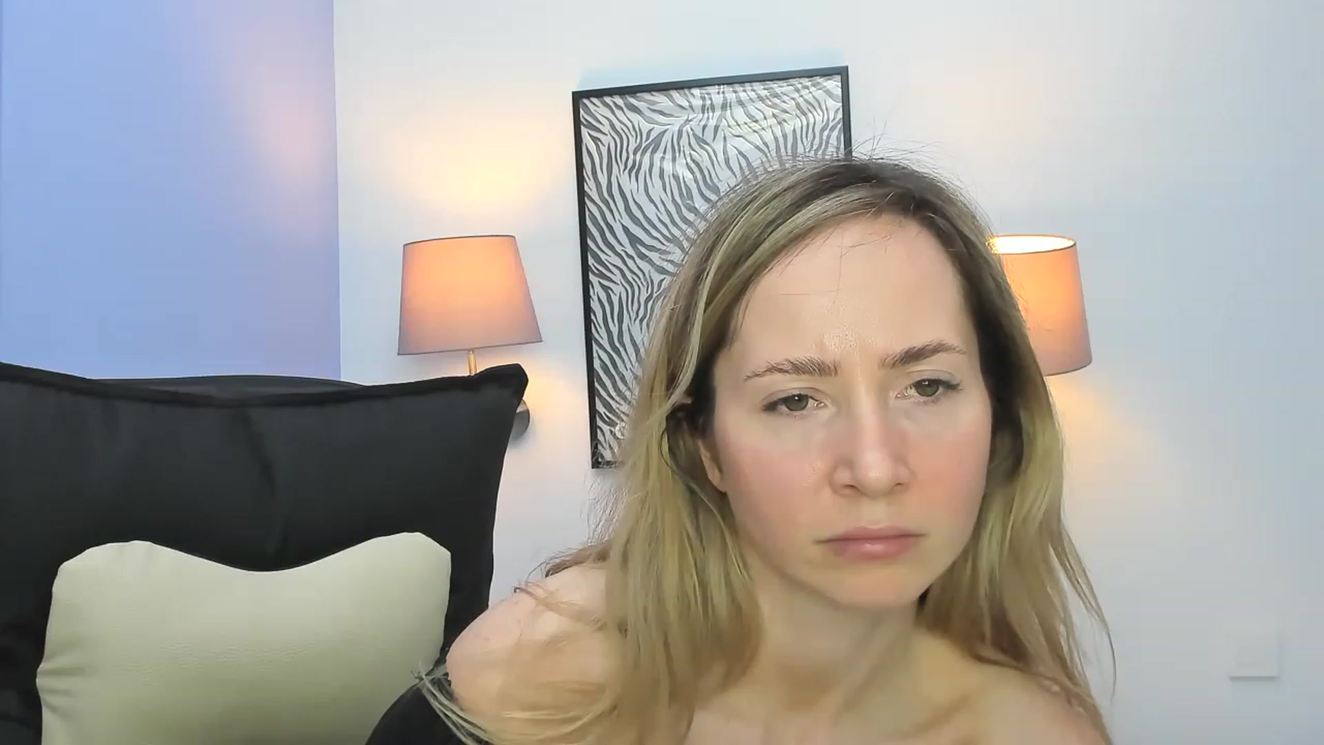 Gallery image thumbnail from Strawberrys2's myfreecams stream on, 04/10/2023, 15:28 image 5 of 20