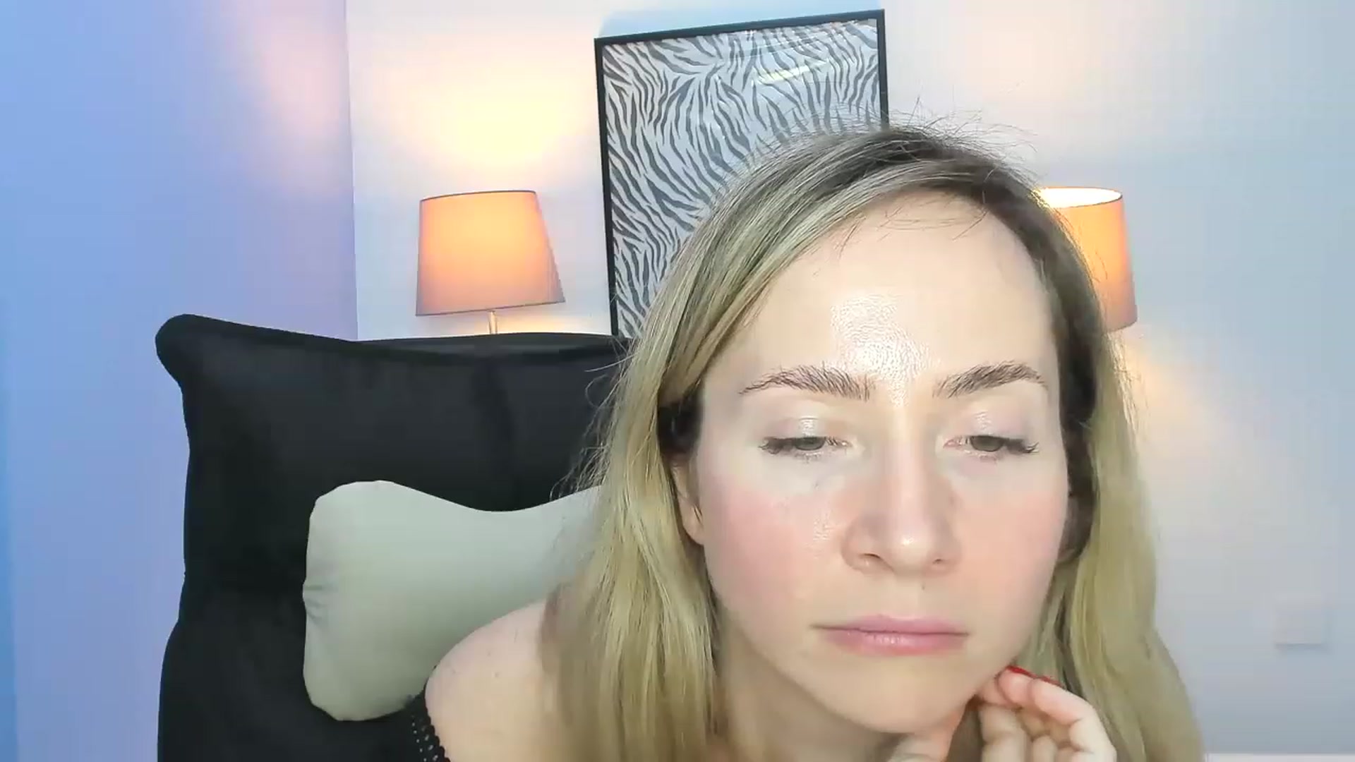 Gallery image thumbnail from Strawberrys2's myfreecams stream on, 04/10/2023, 16:33 image 17 of 20