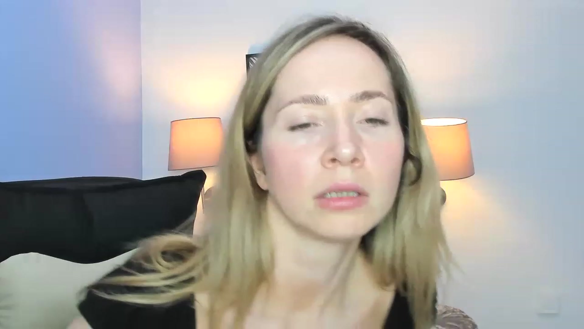 Gallery image thumbnail from Strawberrys2's myfreecams stream on, 04/10/2023, 16:46 image 5 of 20