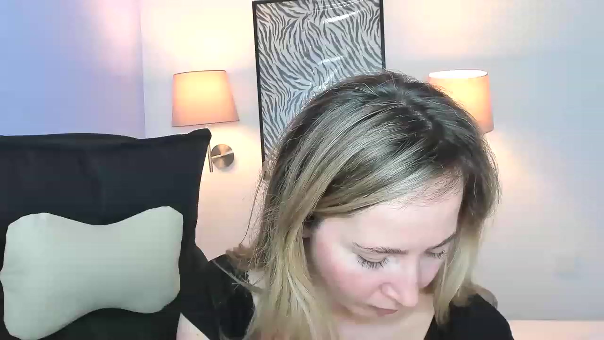 Gallery image thumbnail from Strawberrys2's myfreecams stream on, 04/10/2023, 18:22 image 11 of 20