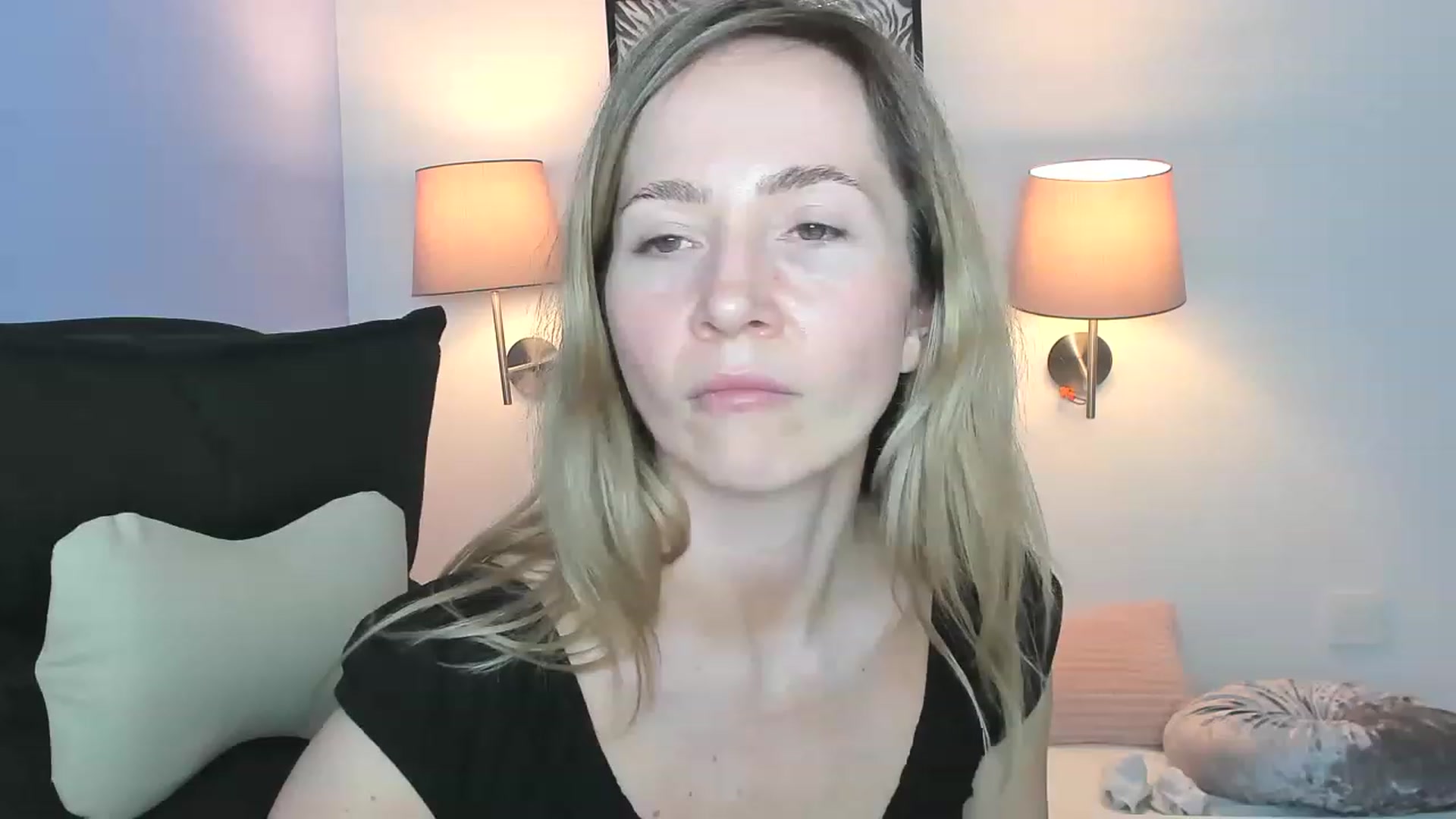 Gallery image thumbnail from Strawberrys2's myfreecams stream on, 04/10/2023, 18:22 image 18 of 20