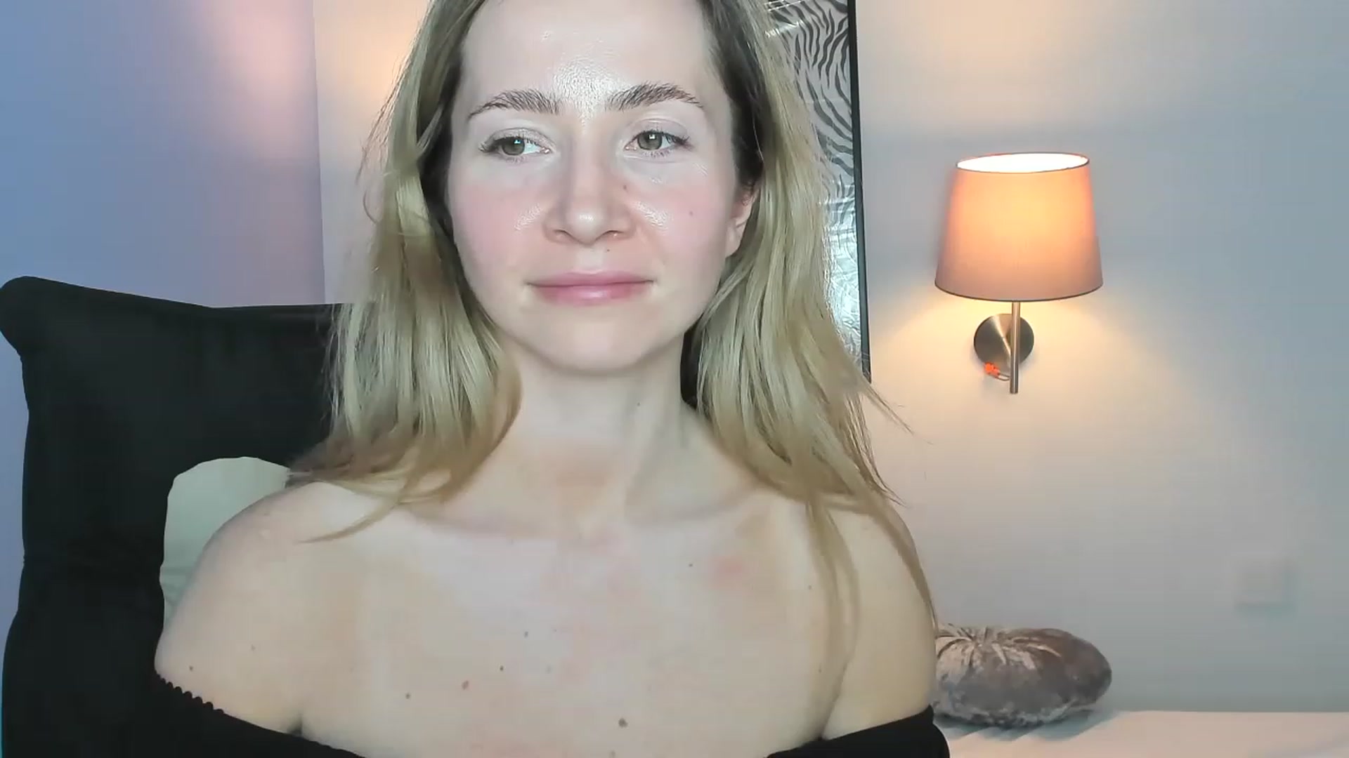 Gallery image thumbnail from Strawberrys2's myfreecams stream on, 04/10/2023, 18:22 image 10 of 20