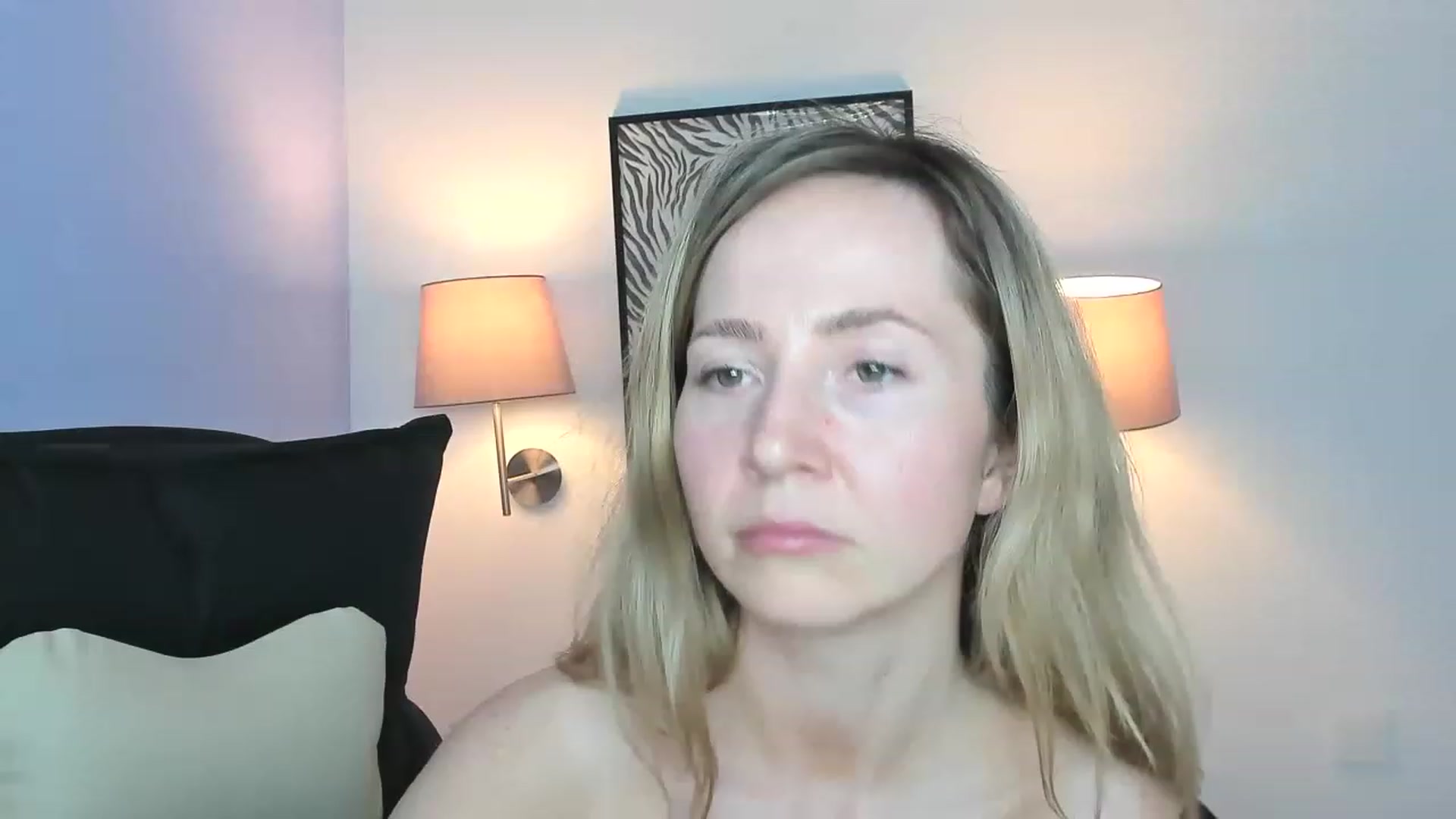 Gallery image thumbnail from Strawberrys2's myfreecams stream on, 04/10/2023, 18:22 image 14 of 20