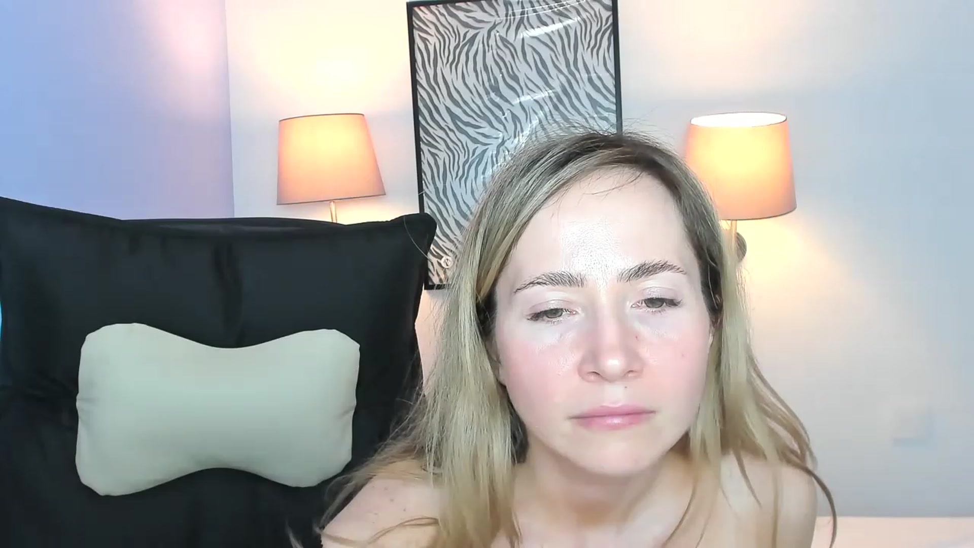 Gallery image thumbnail from Strawberrys2's myfreecams stream on, 04/10/2023, 18:22 image 6 of 20
