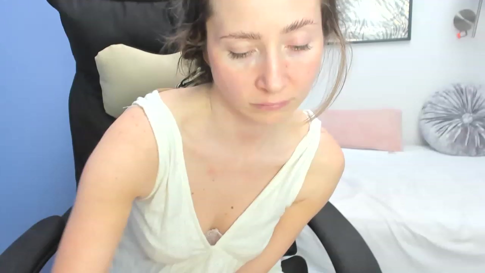 Gallery image thumbnail from Strawberrys2's myfreecams stream on, 04/15/2023, 13:29 image 10 of 20