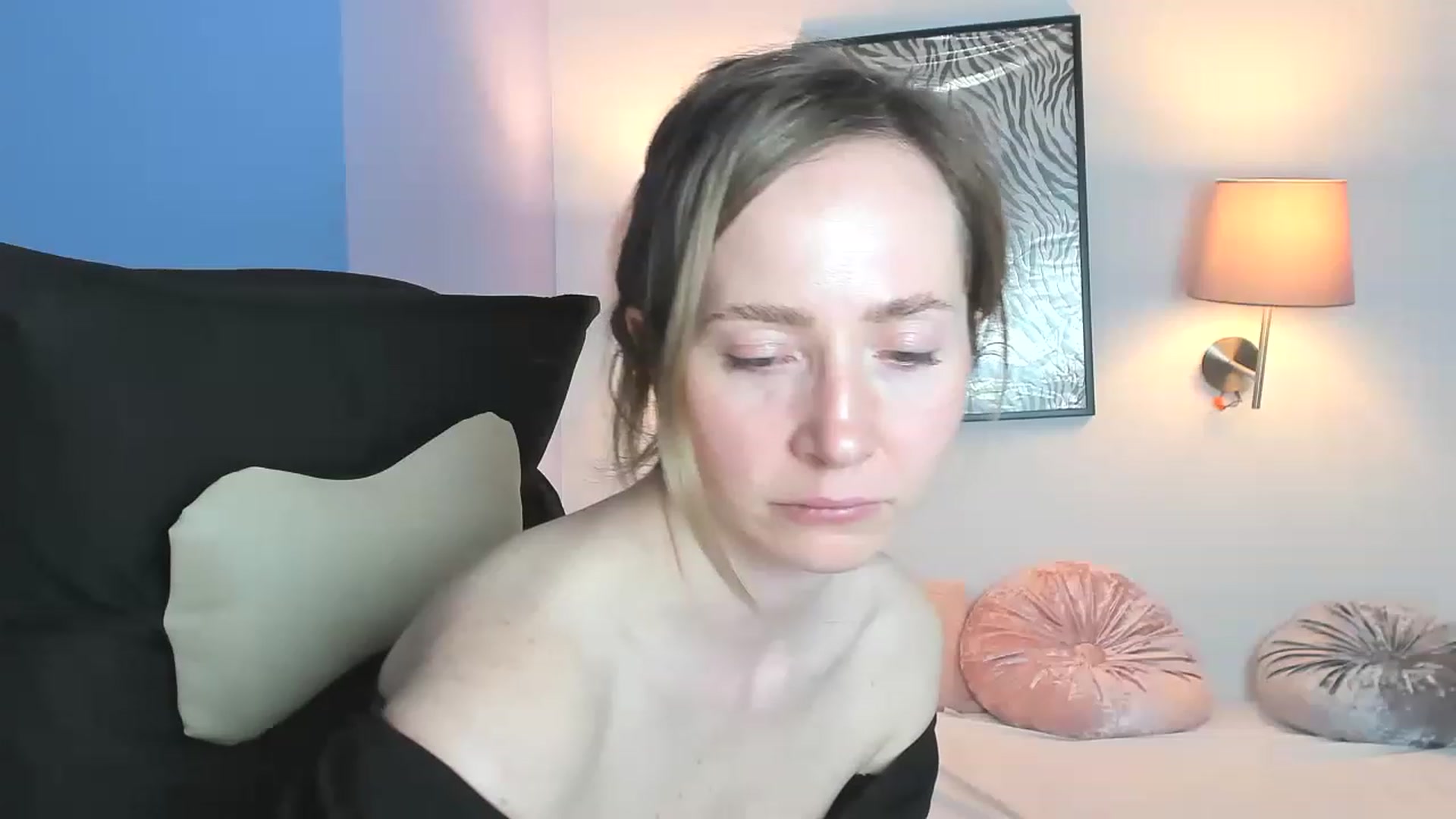 Gallery image thumbnail from Strawberrys2's myfreecams stream on, 04/16/2023, 18:35 image 2 of 20