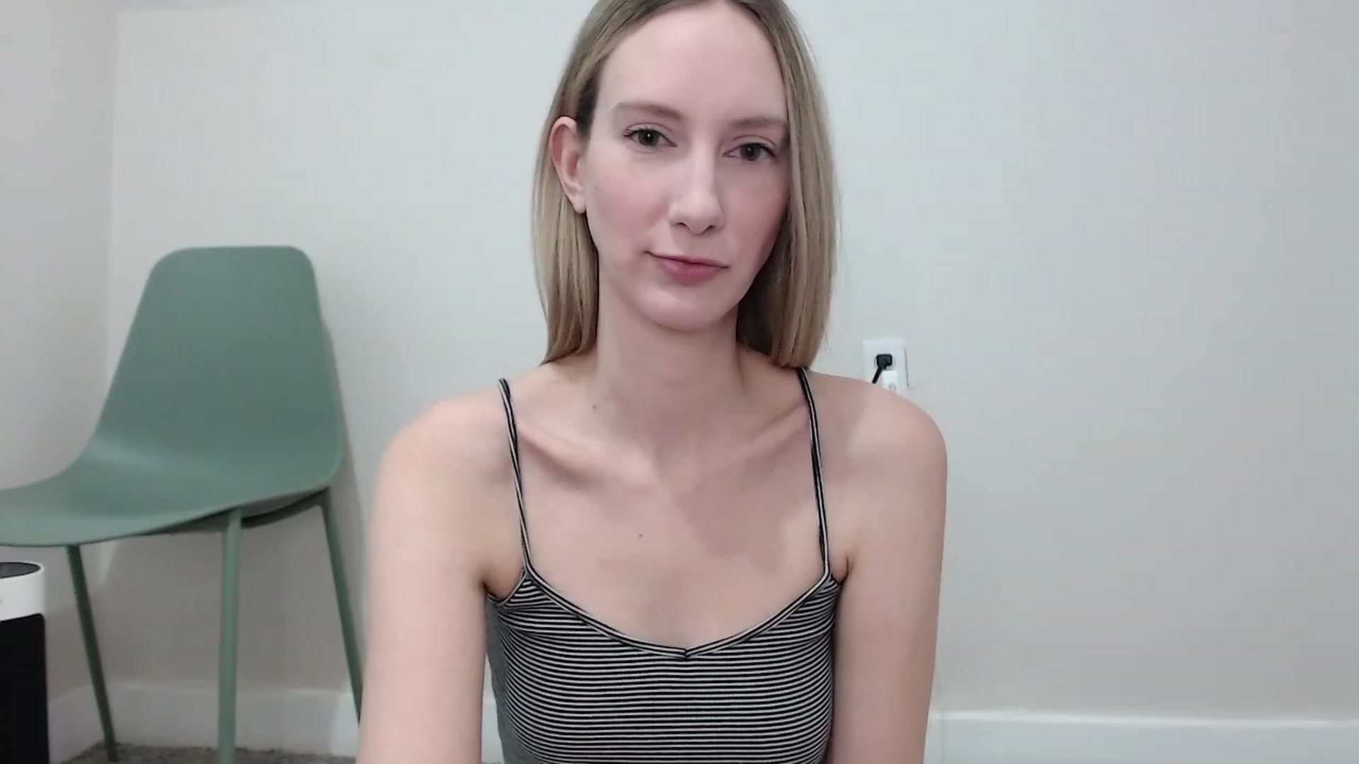 Gallery image thumbnail from Strwberrymoon's myfreecams stream on, 11/15/2022, 22:43 image 18 of 20