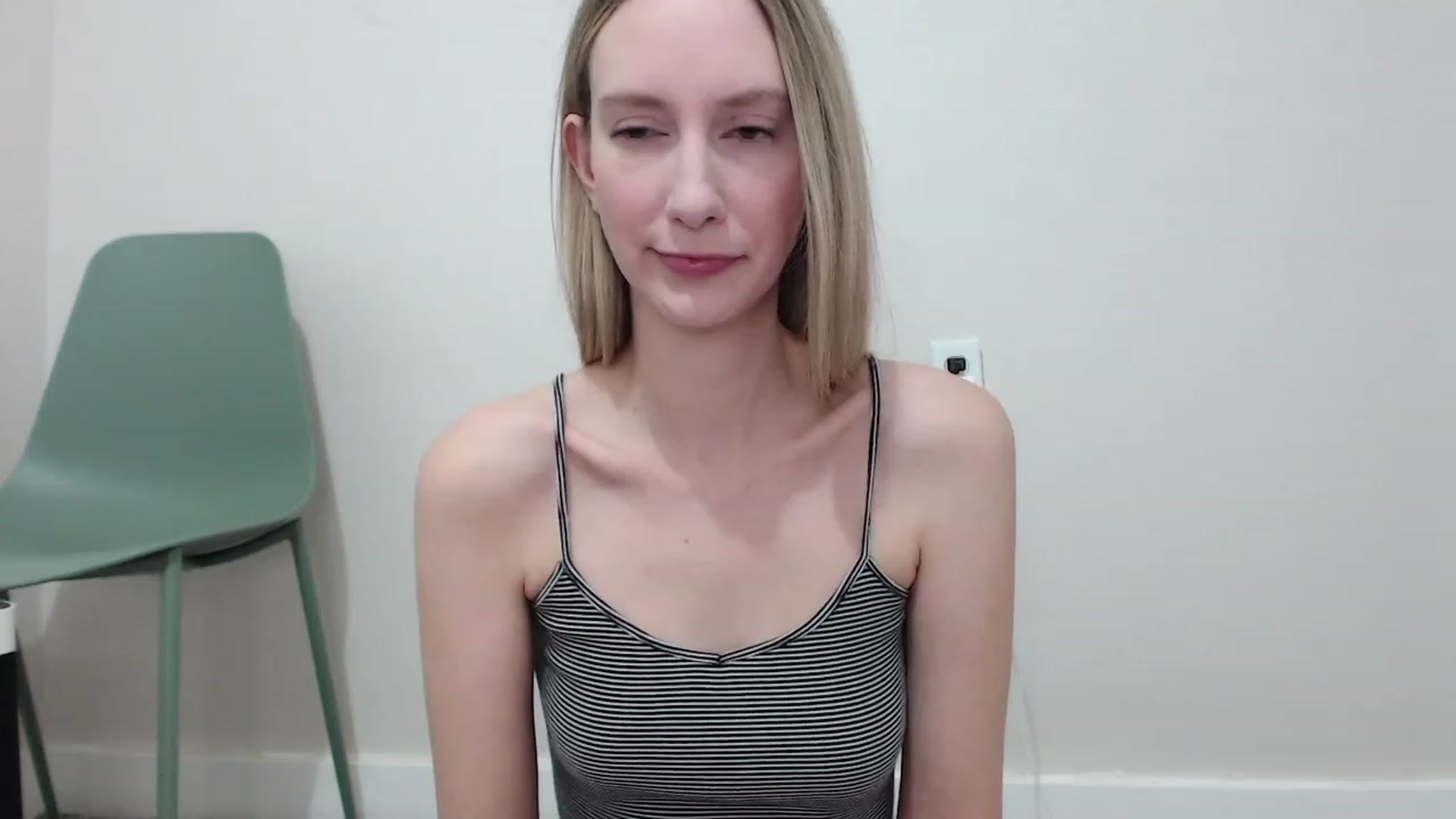 Gallery image thumbnail from Strwberrymoon's myfreecams stream on, 11/16/2022, 24:26 image 5 of 20