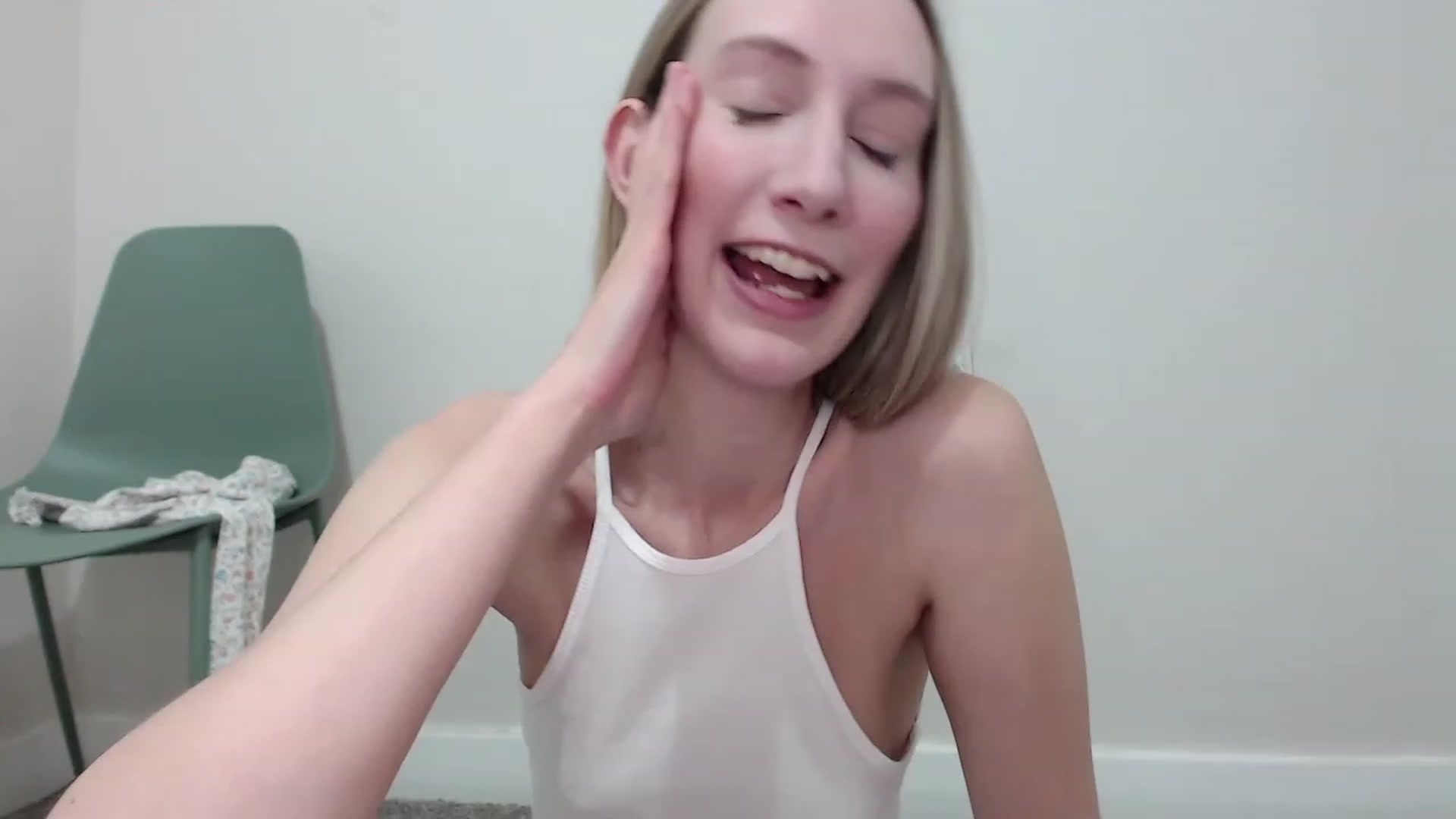 Gallery image thumbnail from Strwberrymoon's myfreecams stream on, 11/19/2022, 03:38 image 7 of 20