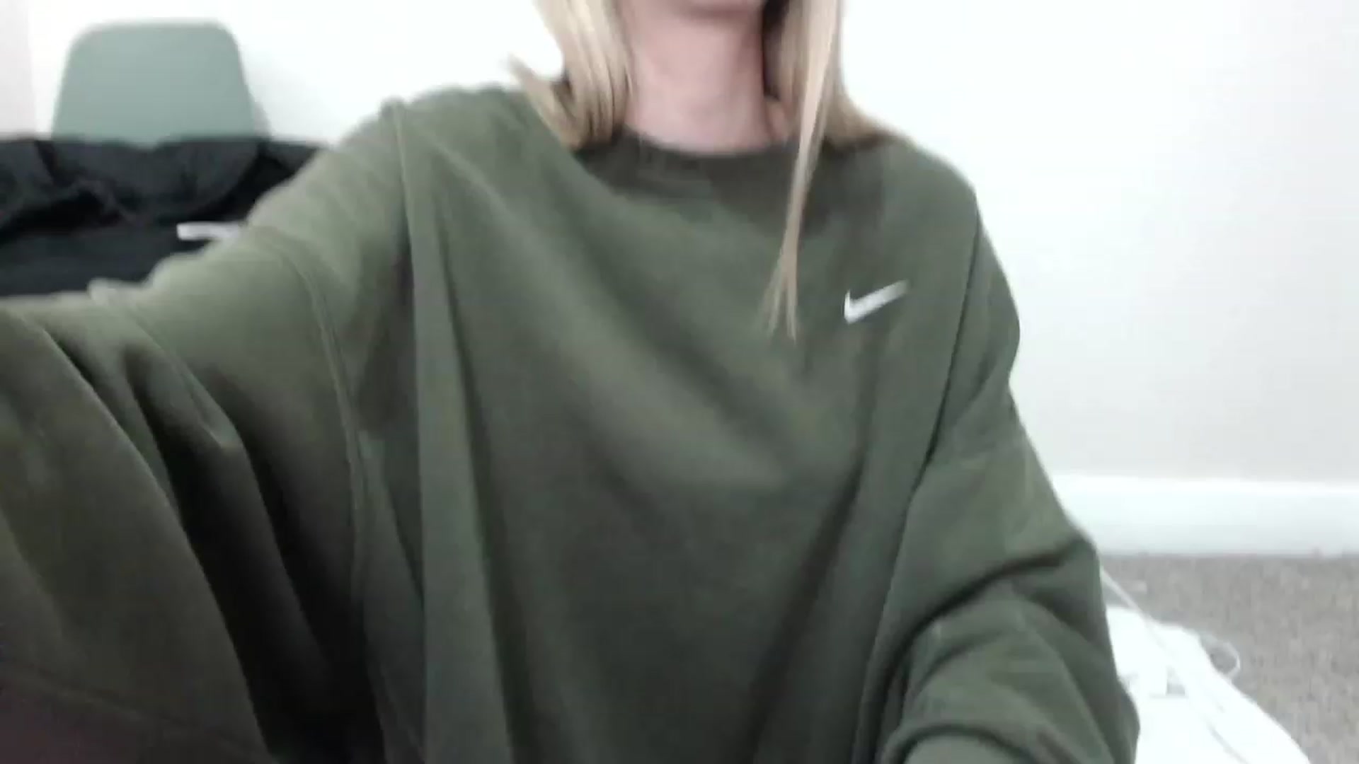 Gallery image thumbnail from Strwberrymoon's myfreecams stream on, 11/23/2022, 03:35 image 14 of 20