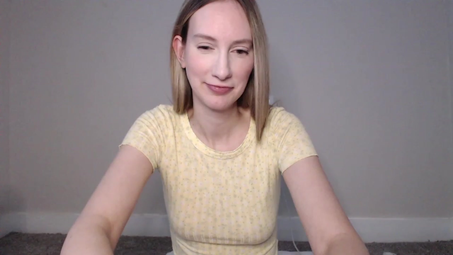 Gallery image thumbnail from Strwberrymoon's myfreecams stream on, 12/11/2022, 22:18 image 20 of 20