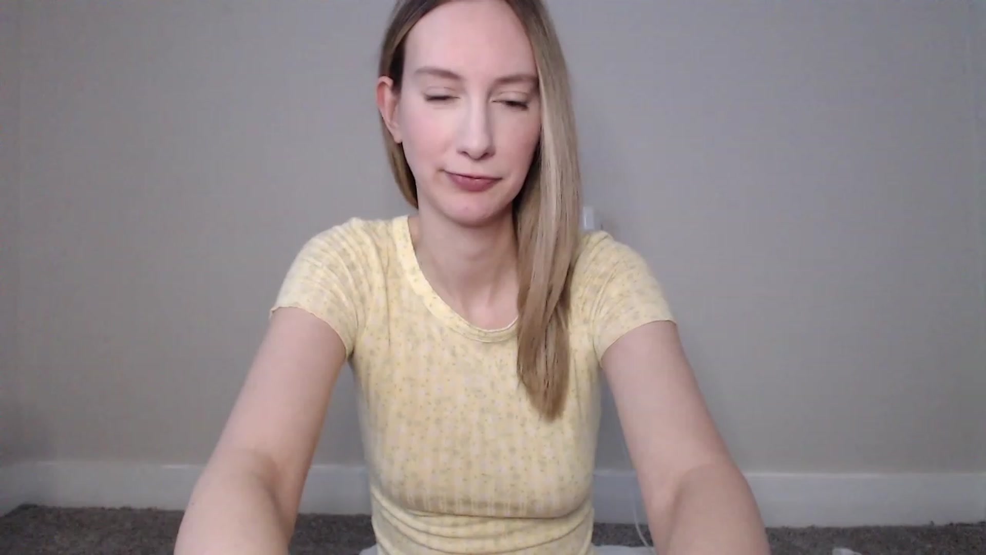 Gallery image thumbnail from Strwberrymoon's myfreecams stream on, 12/11/2022, 22:18 image 8 of 20