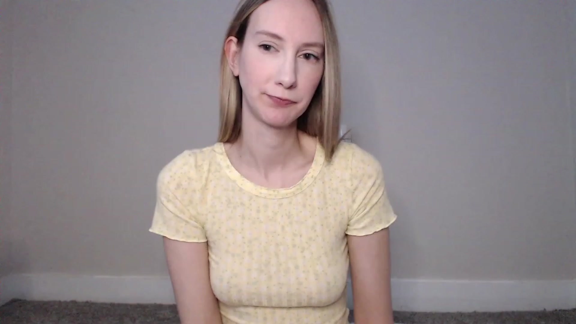 Gallery image thumbnail from Strwberrymoon's myfreecams stream on, 12/11/2022, 22:18 image 16 of 20