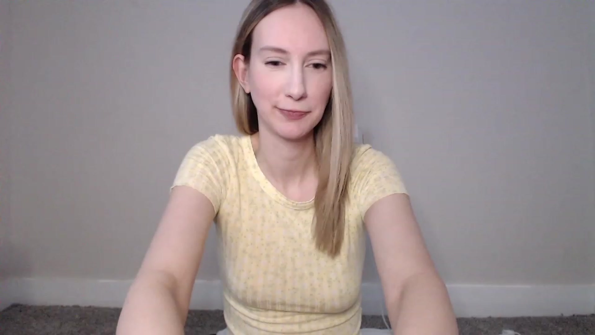 Gallery image thumbnail from Strwberrymoon's myfreecams stream on, 12/11/2022, 22:18 image 11 of 20