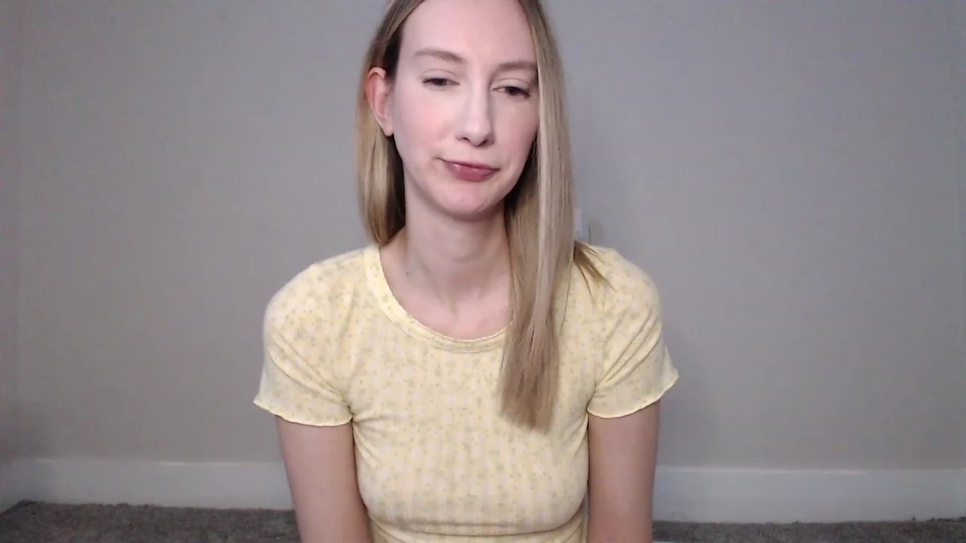 Gallery image thumbnail from Strwberrymoon's myfreecams stream on, 12/11/2022, 22:18 image 14 of 20