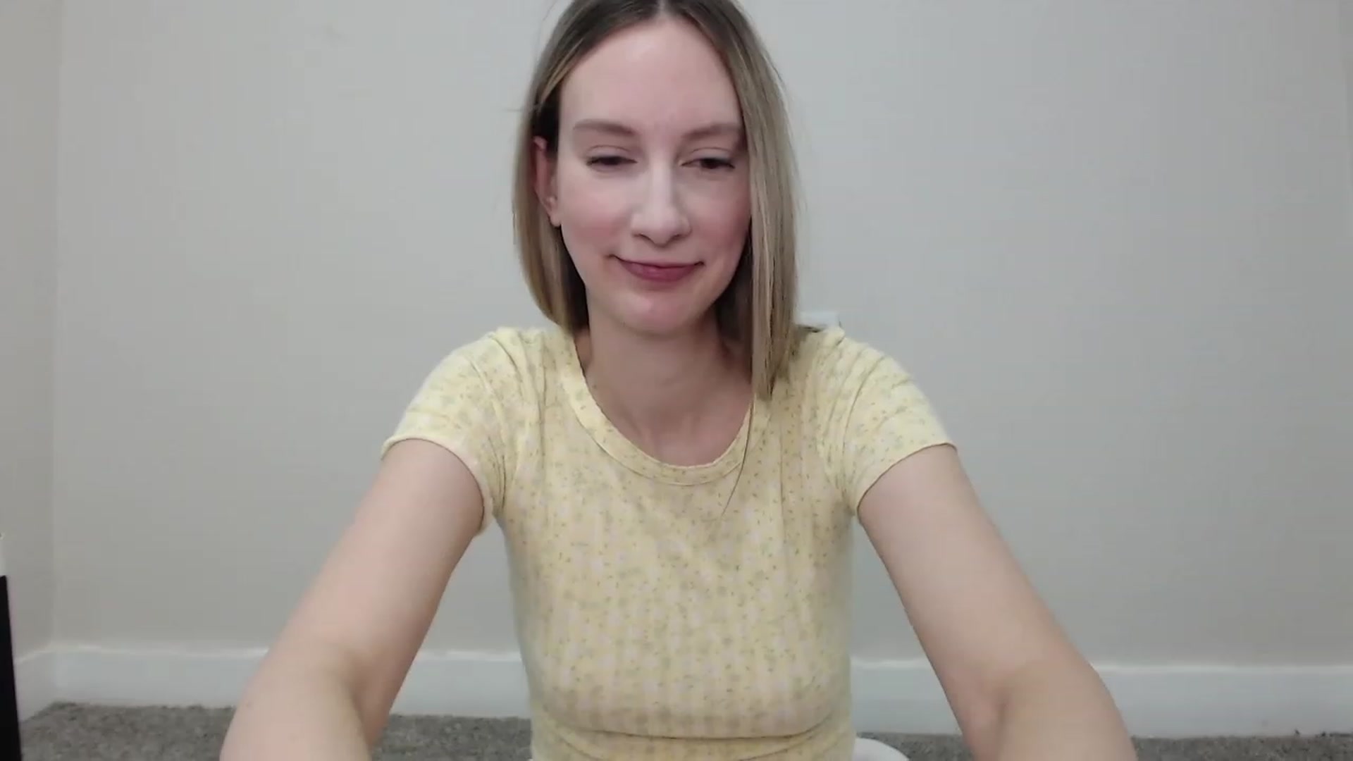 Gallery image thumbnail from Strwberrymoon's myfreecams stream on, 12/11/2022, 23:02 image 11 of 20
