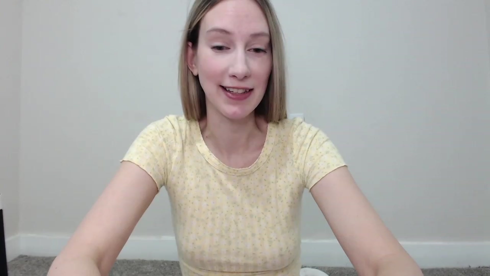 Gallery image thumbnail from Strwberrymoon's myfreecams stream on, 12/11/2022, 23:02 image 13 of 20
