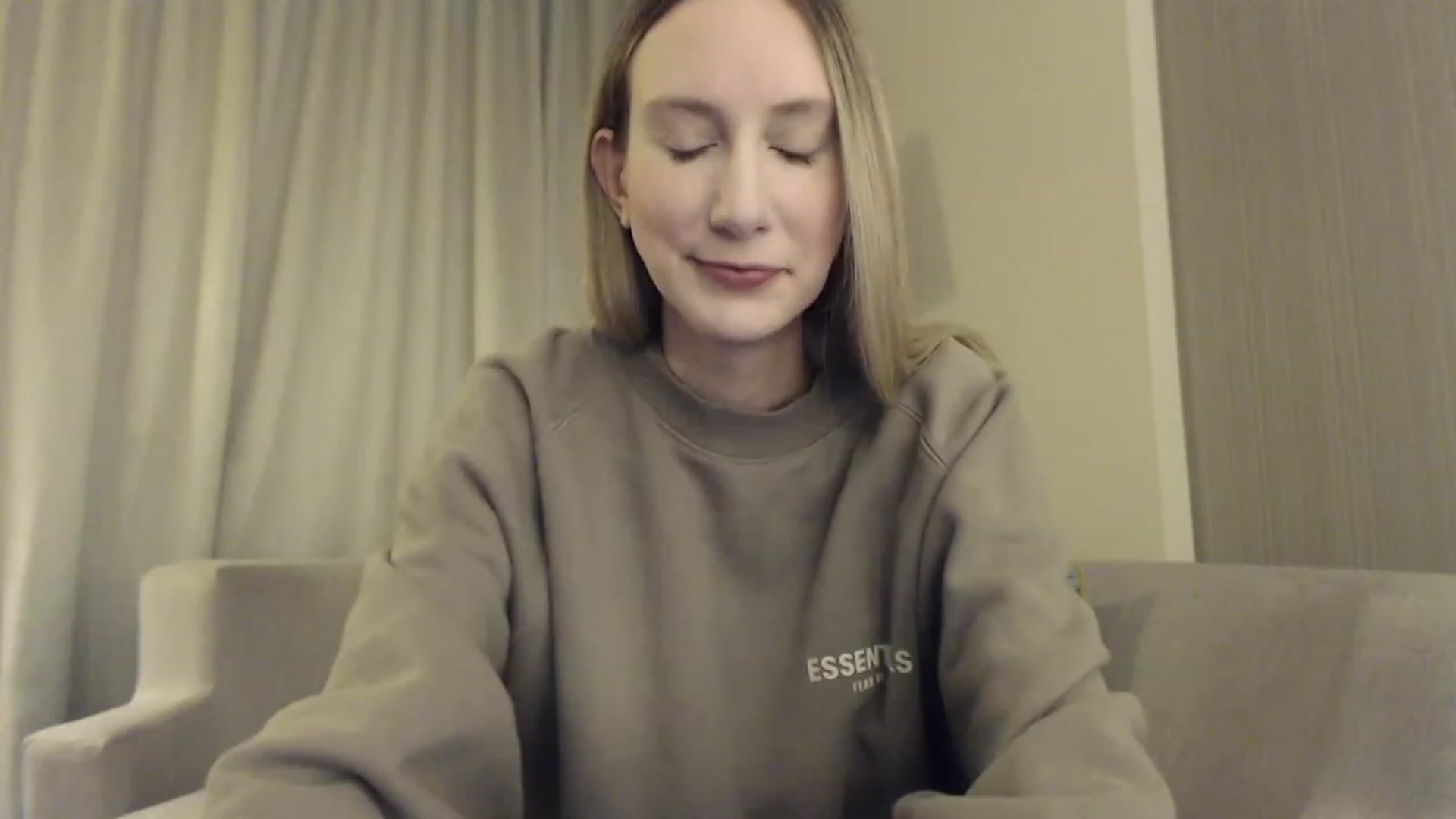 Gallery image thumbnail from Strwberrymoon's myfreecams stream on, 12/26/2022, 22:16 image 3 of 20