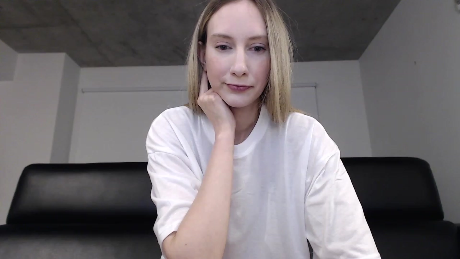 Gallery image thumbnail from Strwberrymoon's myfreecams stream on, 12/28/2022, 22:38 image 7 of 20