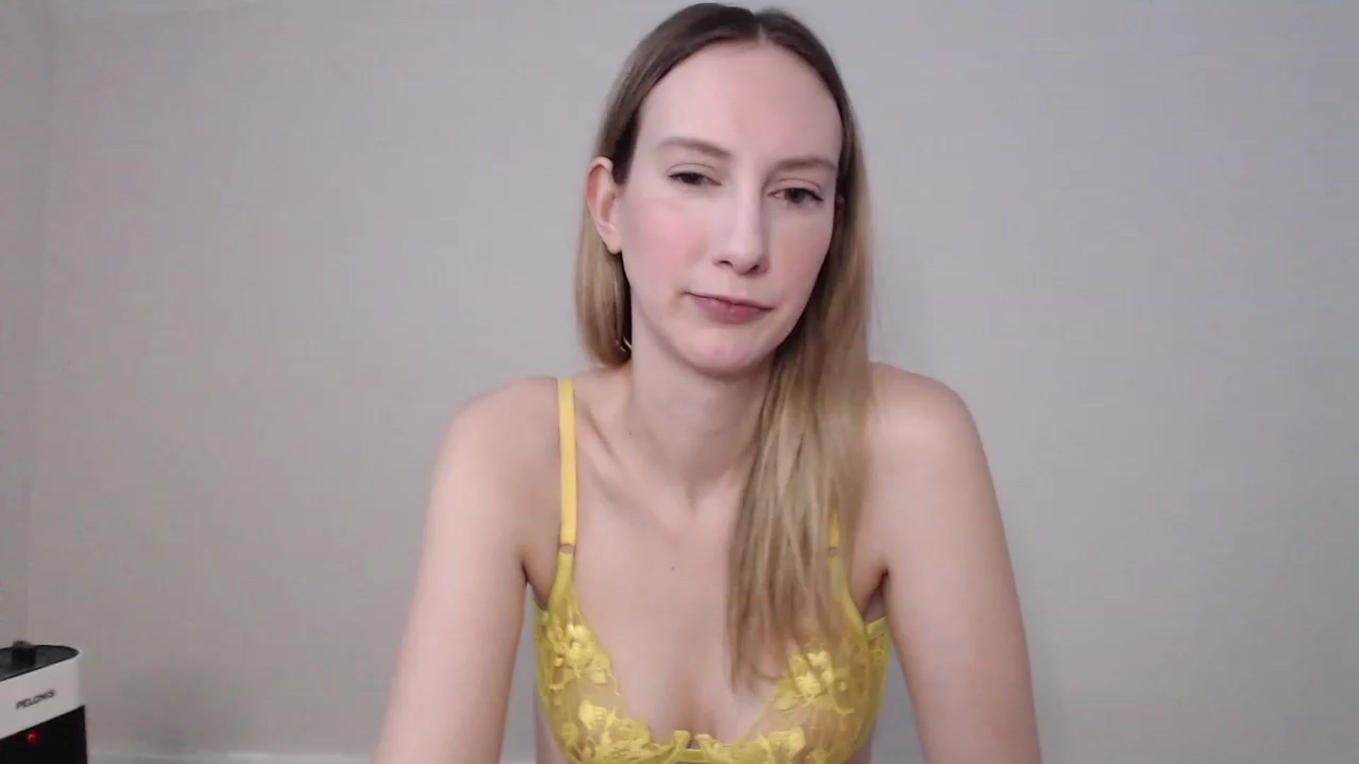 Gallery image thumbnail from Strwberrymoon's myfreecams stream on, 01/16/2023, 22:03 image 18 of 20