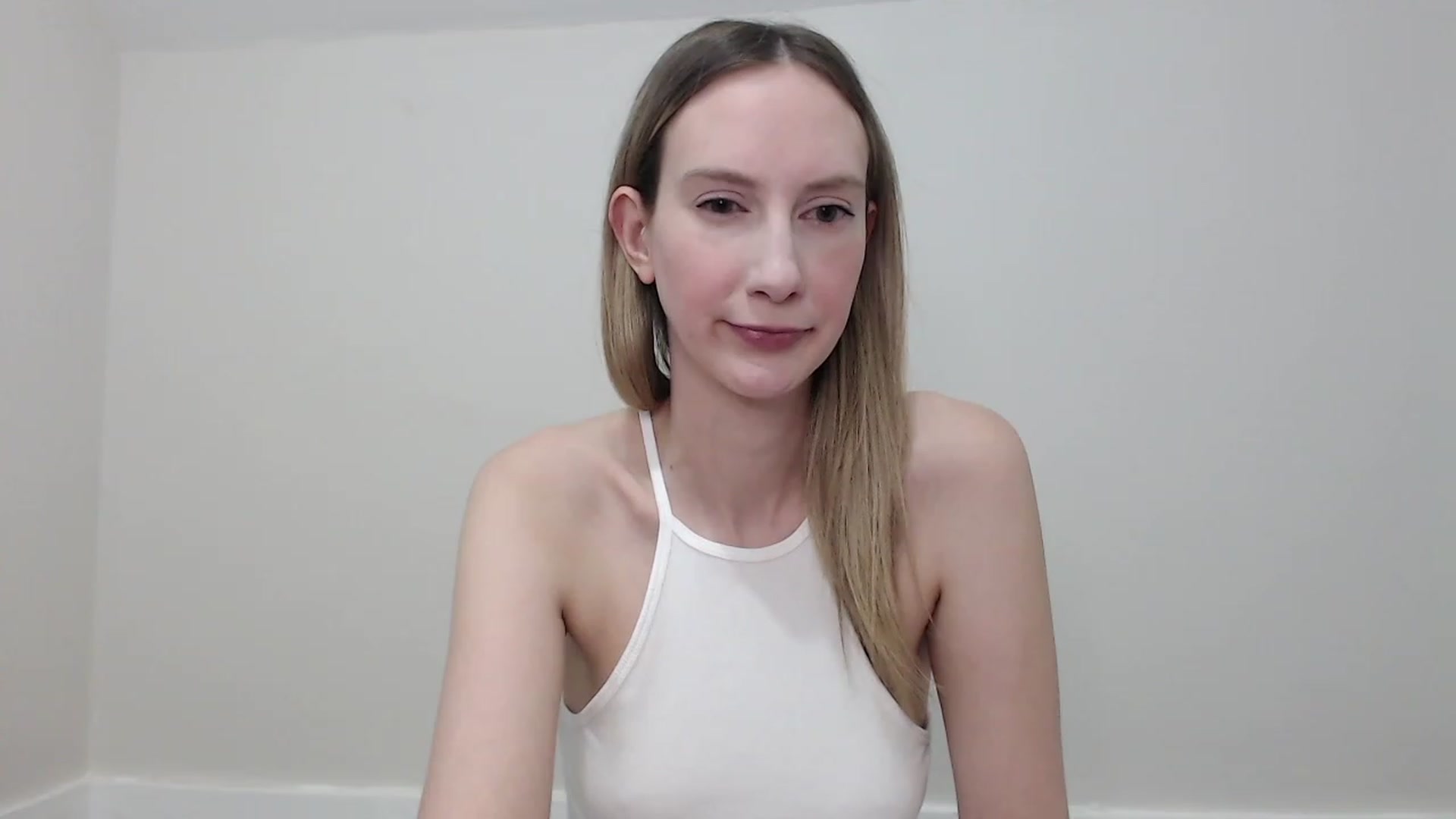 Gallery image thumbnail from Strwberrymoon's myfreecams stream on, 01/19/2023, 23:23 image 8 of 20