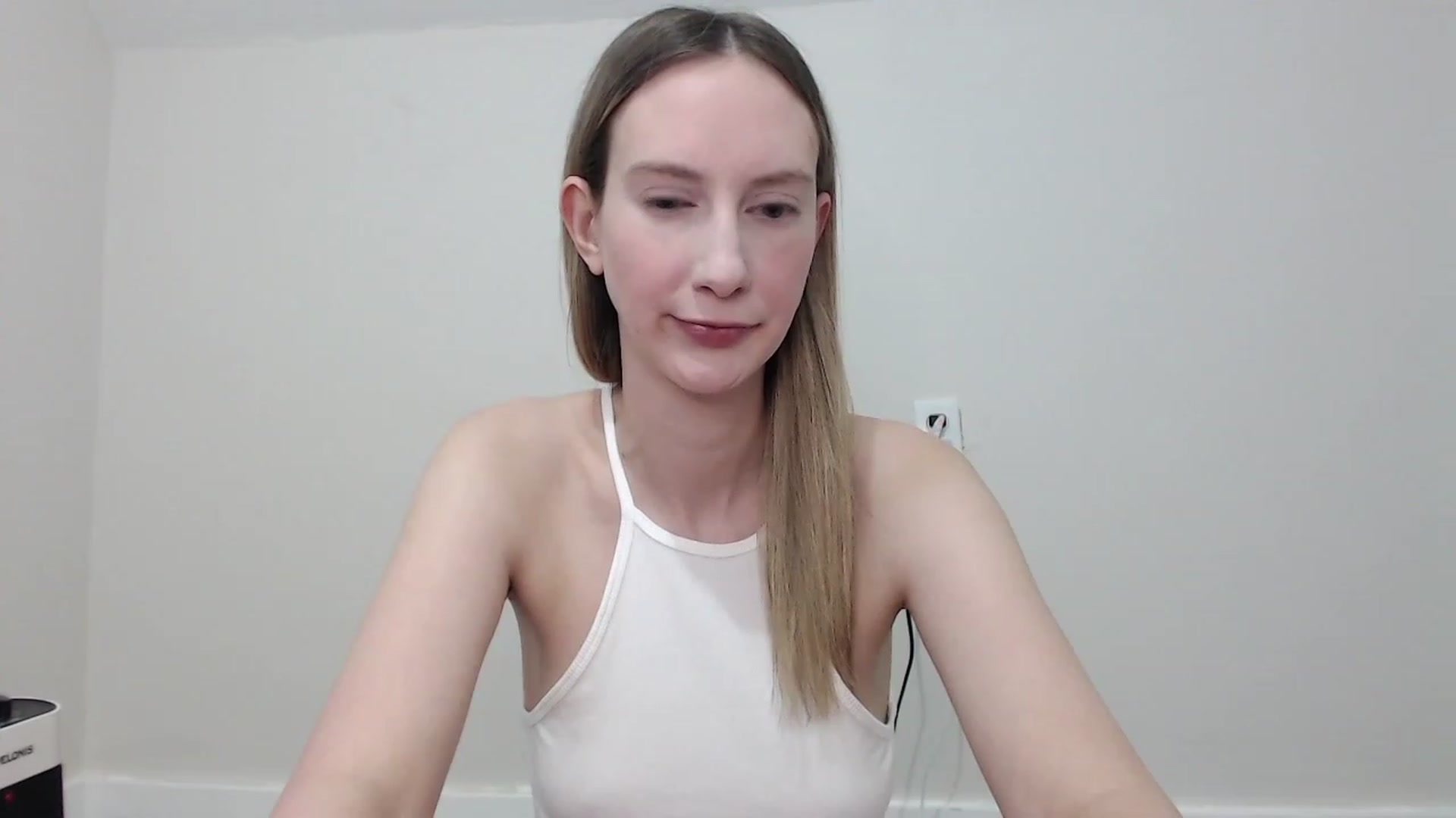 Gallery image thumbnail from Strwberrymoon's myfreecams stream on, 01/19/2023, 23:23 image 1 of 20