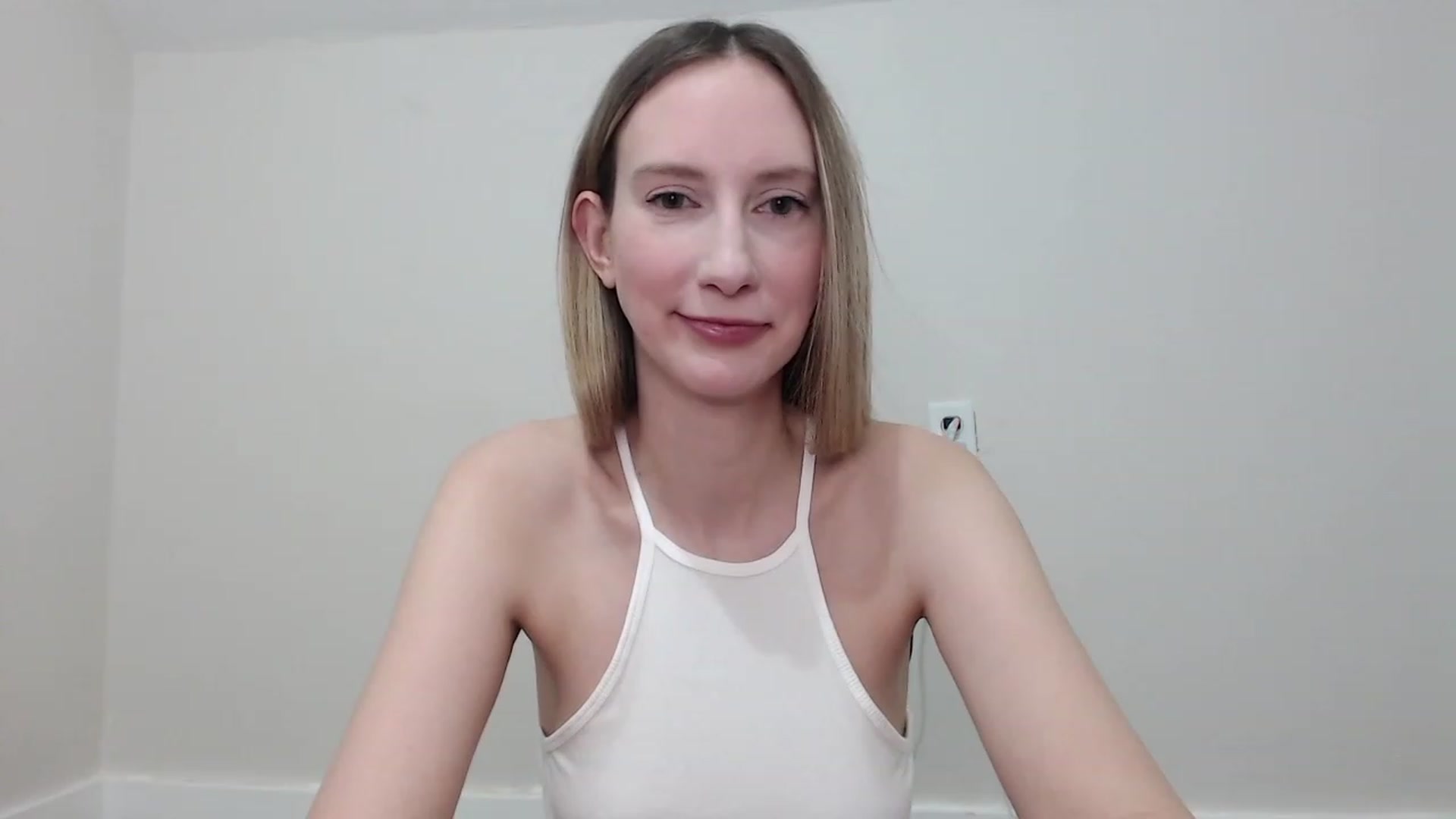 Gallery image thumbnail from Strwberrymoon's myfreecams stream on, 01/19/2023, 23:23 image 19 of 20