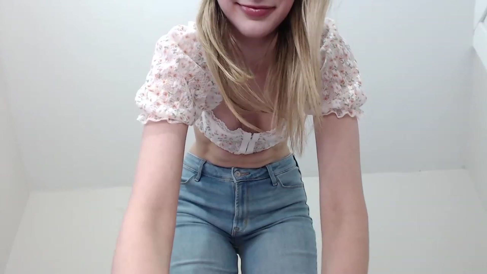 Gallery image thumbnail from Strwberrymoon's myfreecams stream on, 01/21/2023, 23:16 image 8 of 20