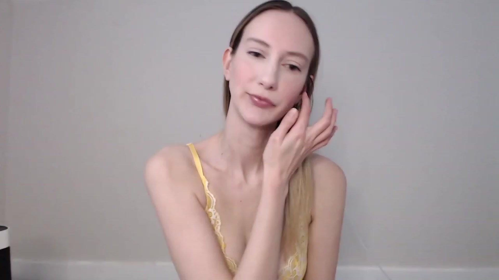 Gallery image thumbnail from Strwberrymoon's myfreecams stream on, 01/22/2023, 22:37 image 13 of 20